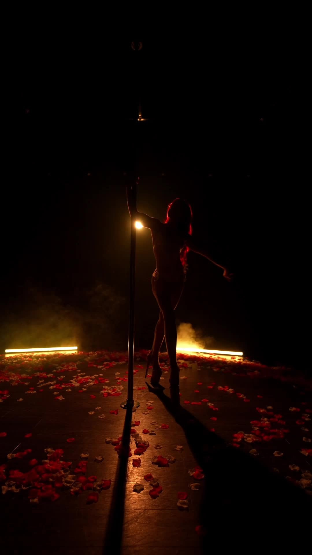 Red. Studio 4U — Для танца. Для фото. Для тебя