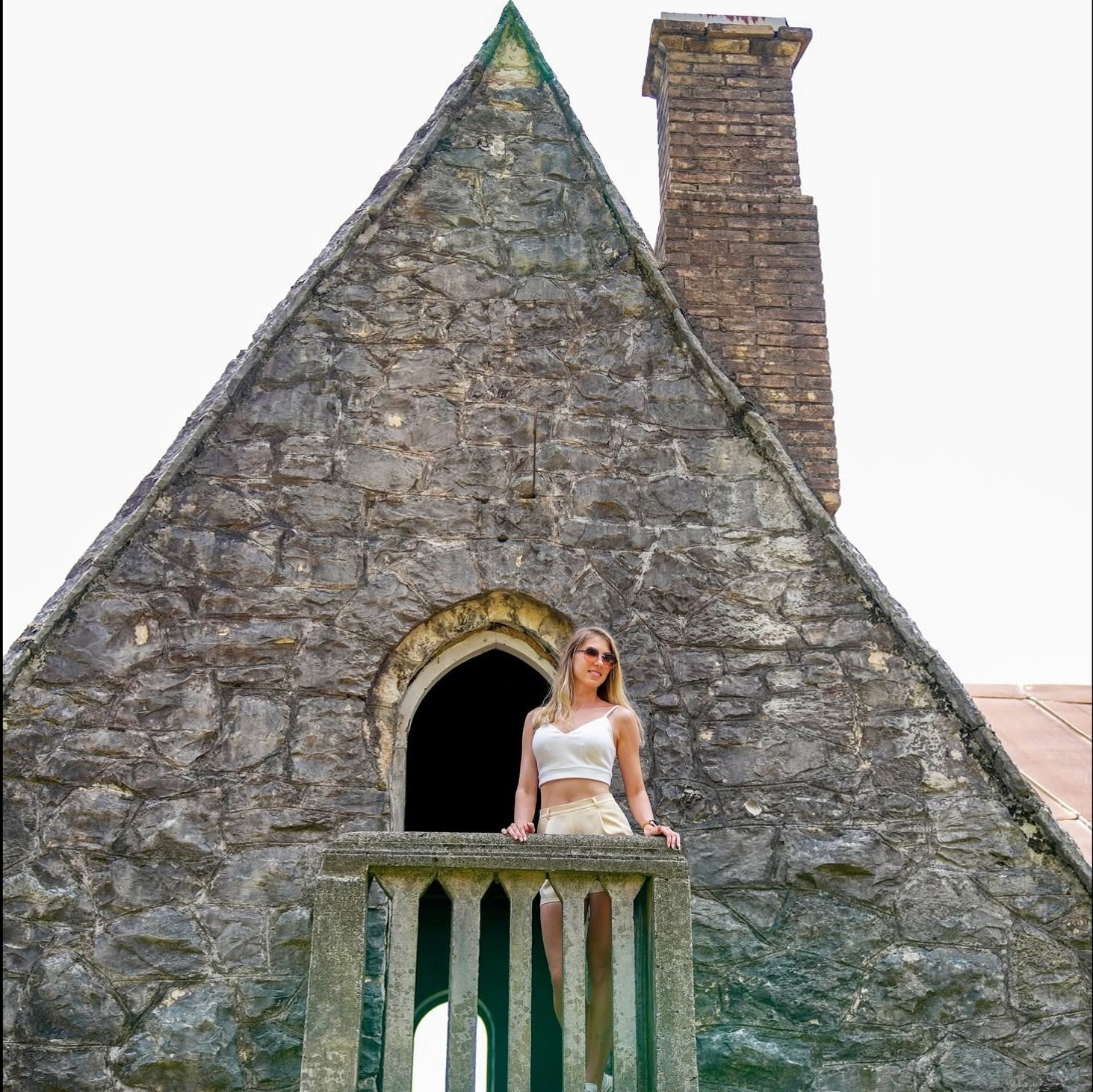 Авторские путешествия на красном кабриолете Lexus. Сочи, Адлер, Сириус, Красная Поляна, озеро Рица. Личный водитель и фотограф. Свадебный фотограф в Сочи и Адлере — Фотосессии на море и в горах | Виктор Рогулев