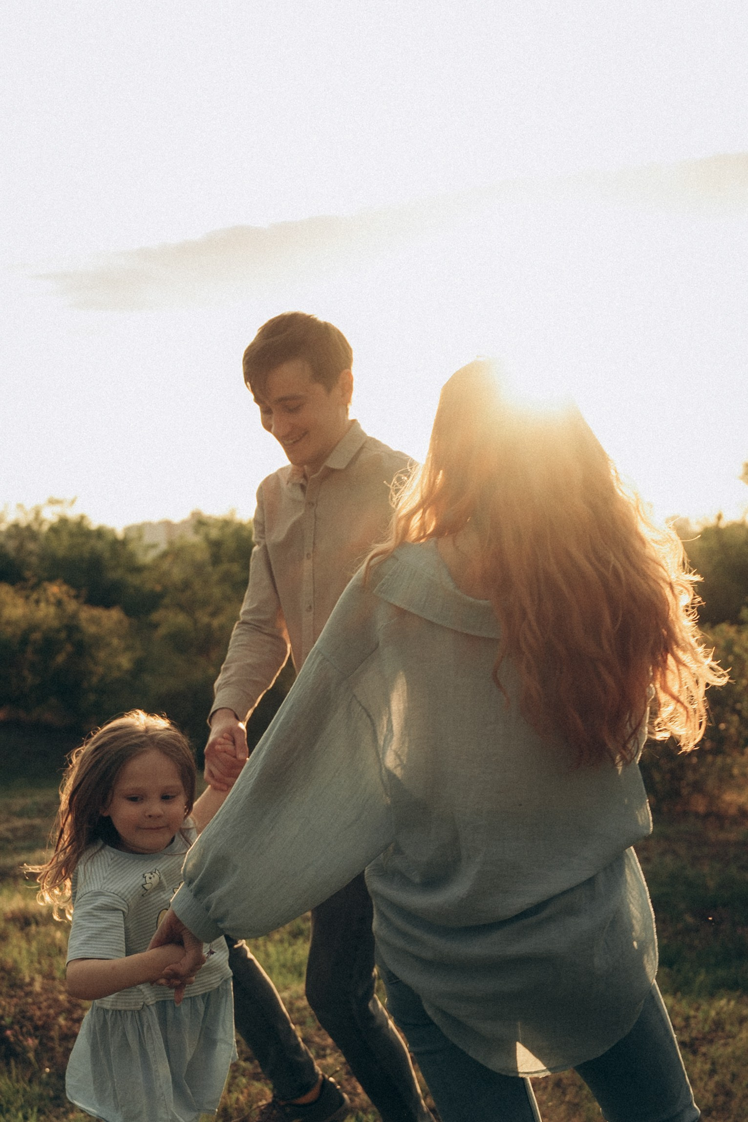 Теплая семейная съемка на природе. Фотограф Мариам Воробьева