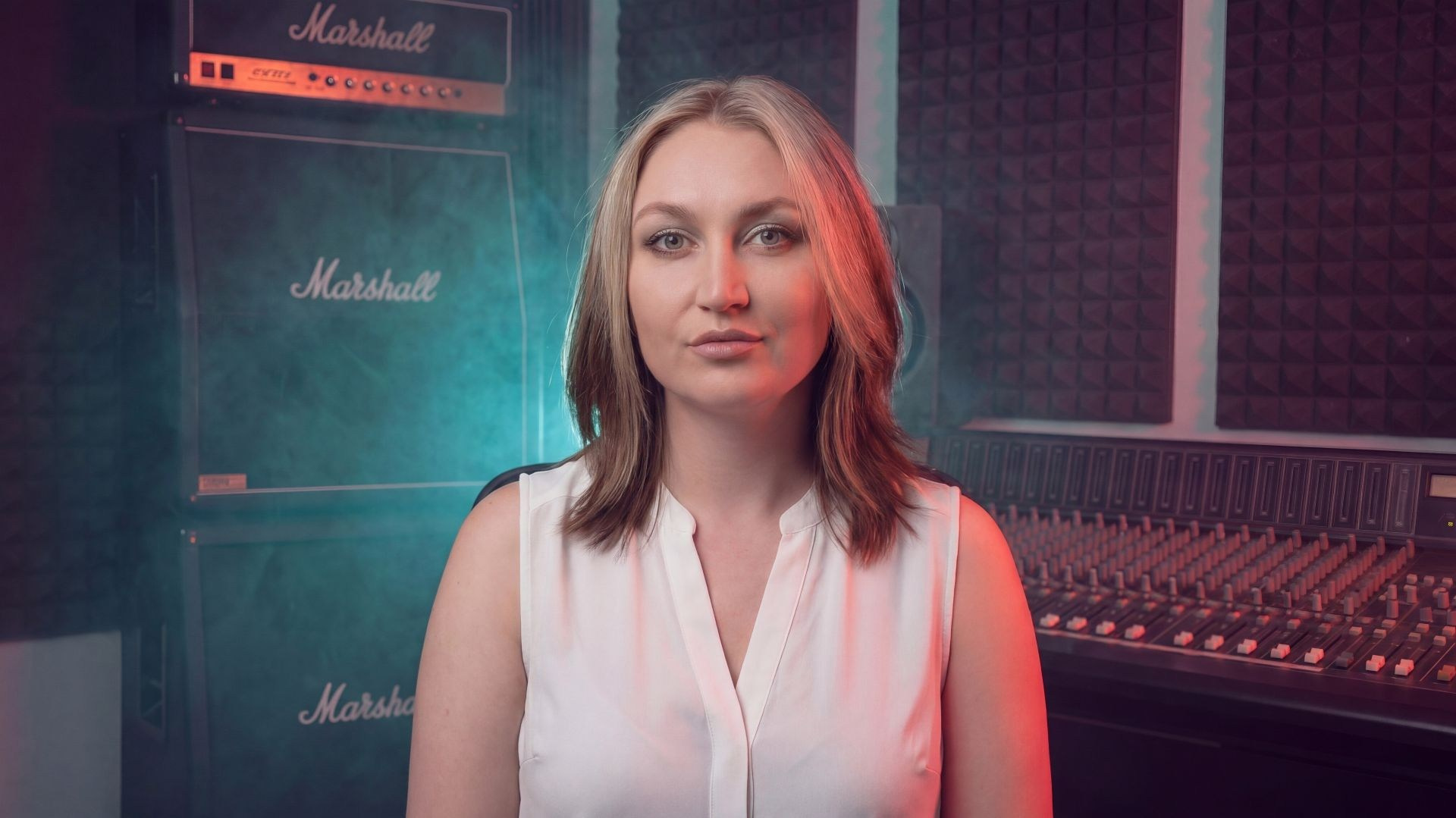 Marielis Neon Story. Заходи, слушай, добавляй!