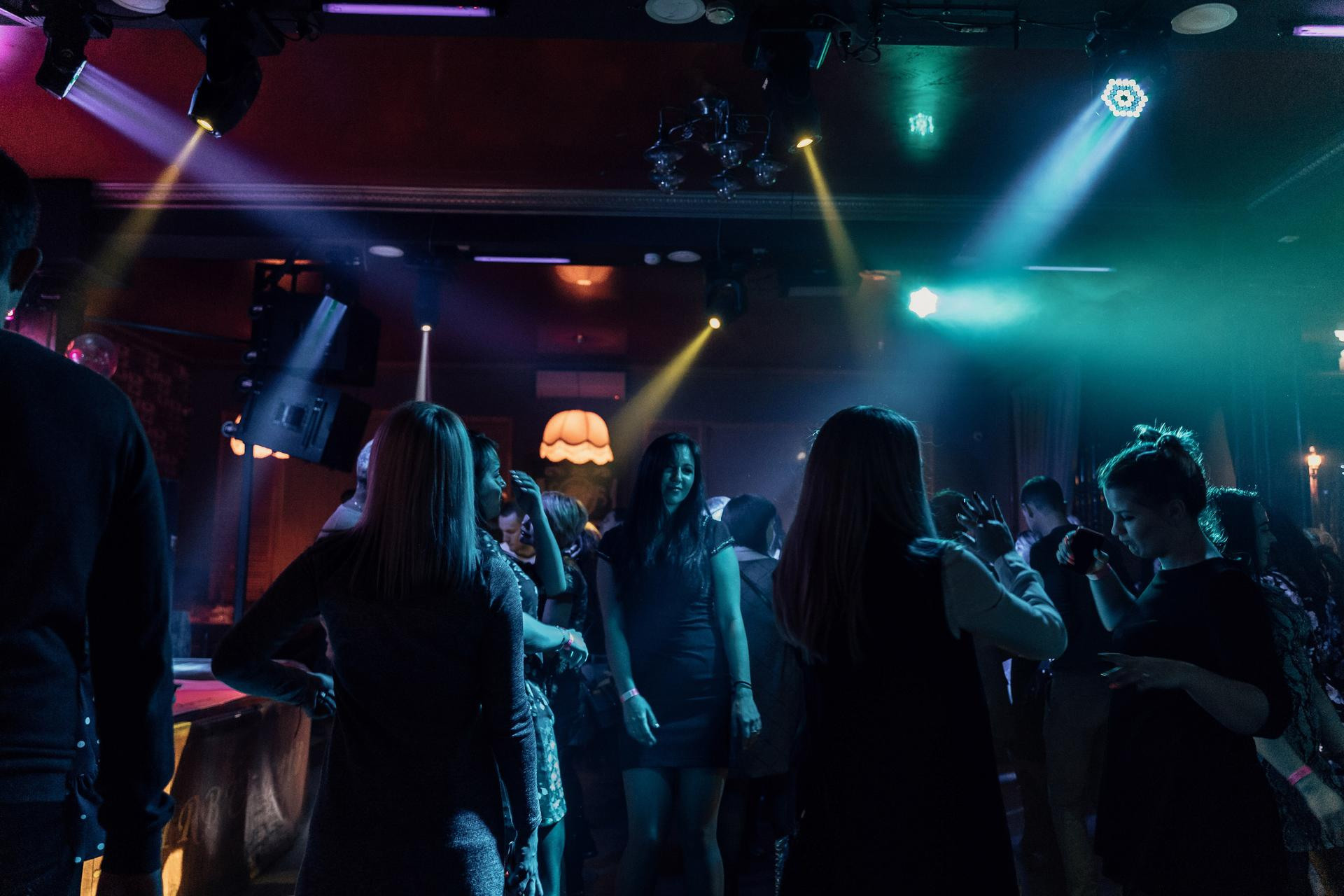 Клубы и Бары