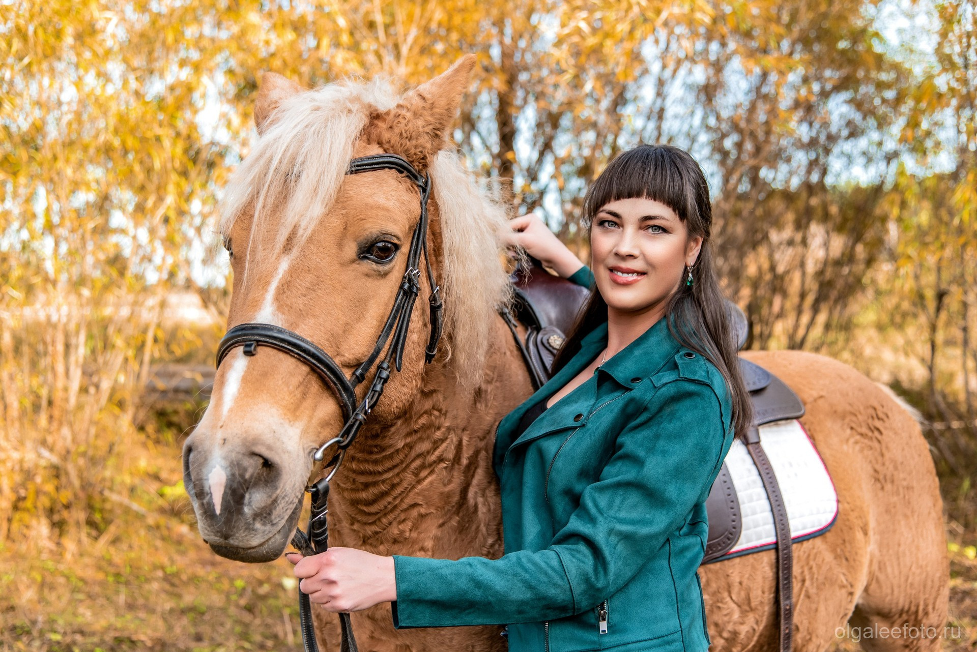 Конная фотосессия фотосессия с лошадью фотопроект с конем. Ольга Ли свадебный семейный фотограф Иркутск