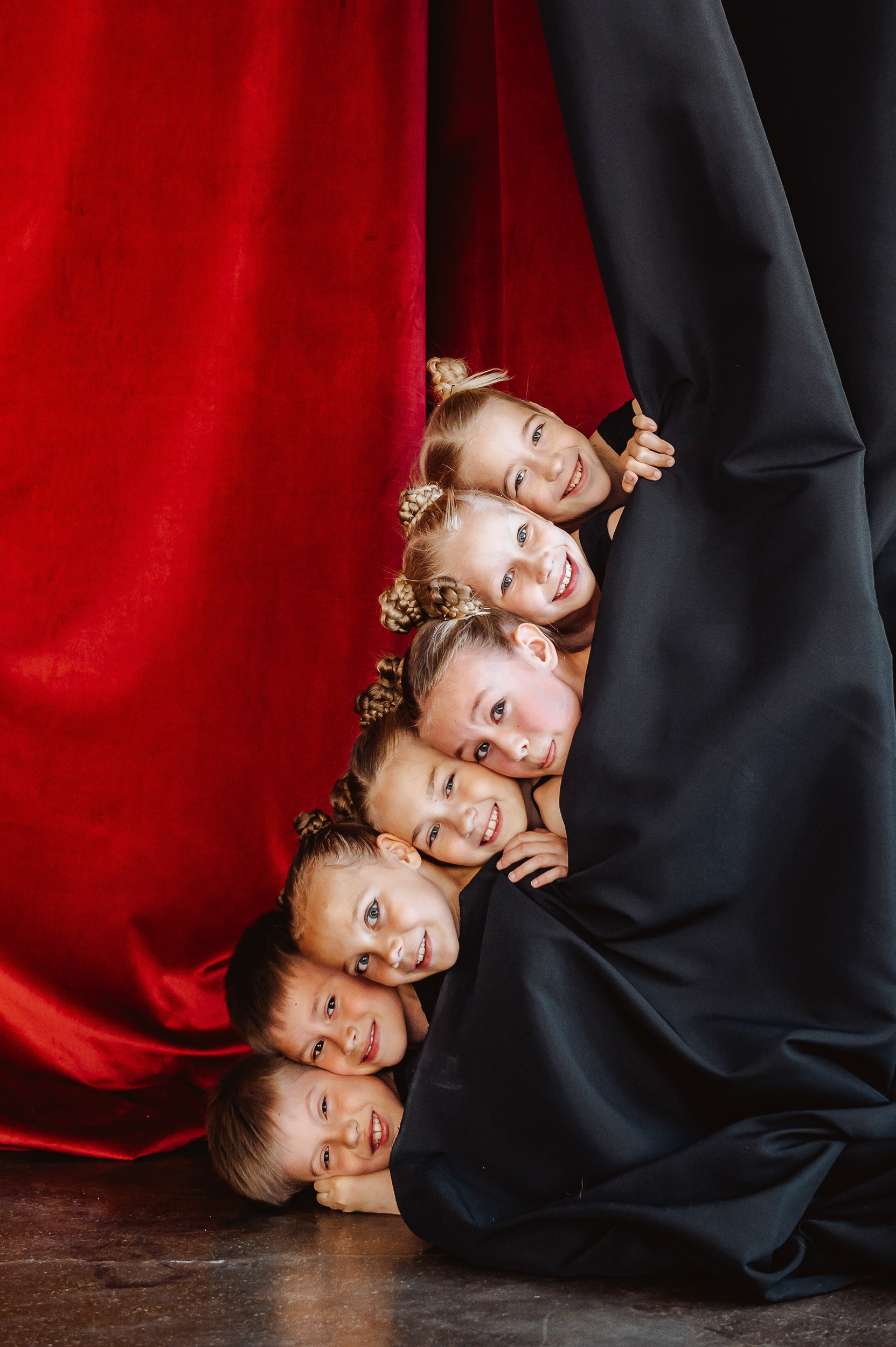 Образцовый танцевальный коллектив «ЭКИПАЖ»