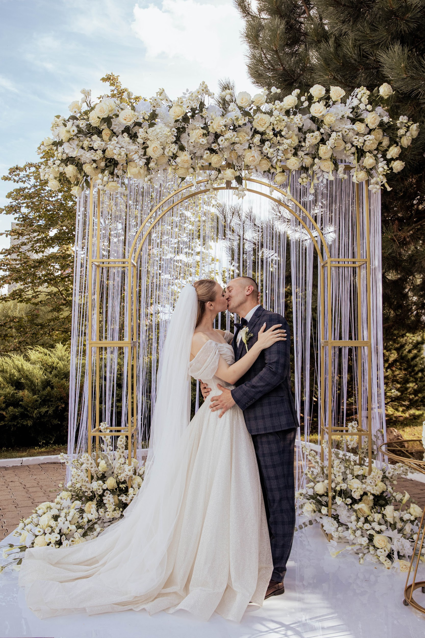 Выездная регистрация. Стильная арка для выездной регистрации. Декор зоны выездной регистрации. Свадебное агентство ПИОН