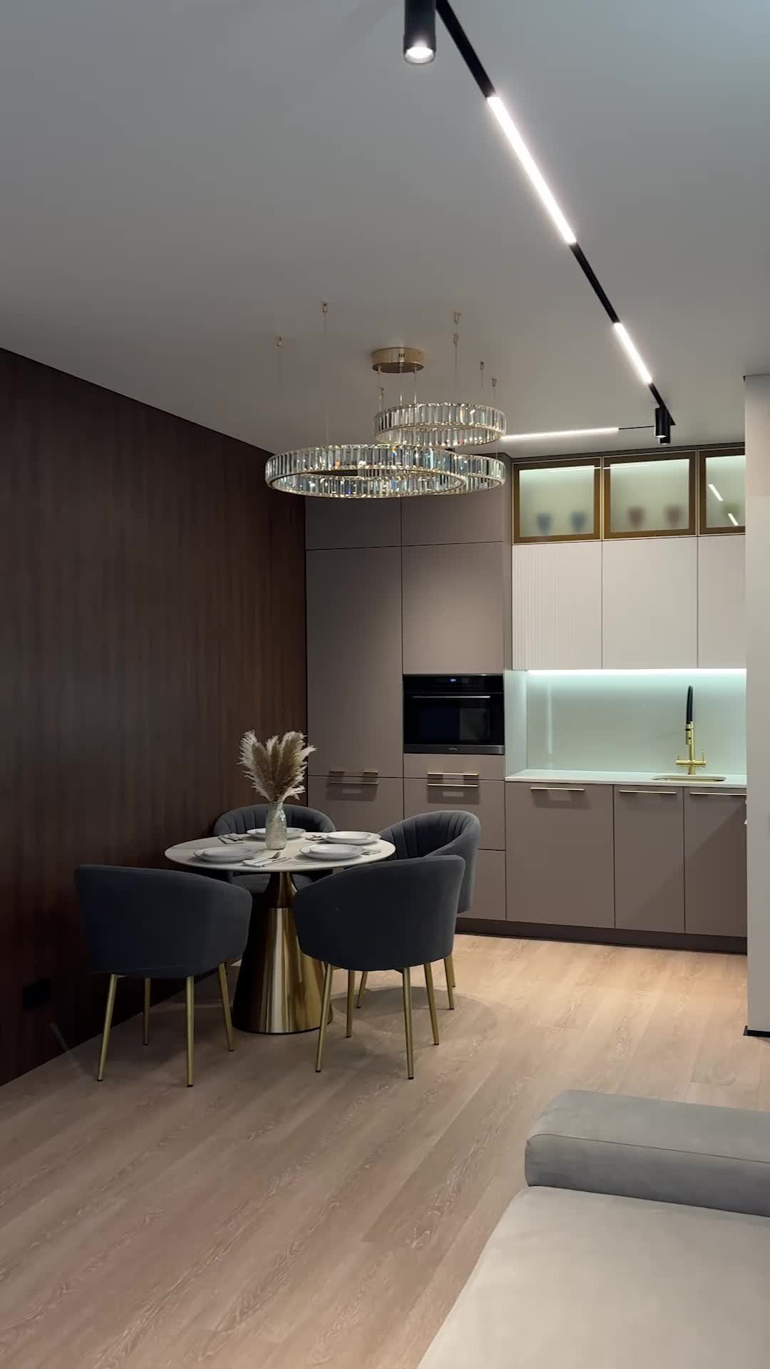 YouDesign. Портфолио. Дизайнер и рилсмейкер