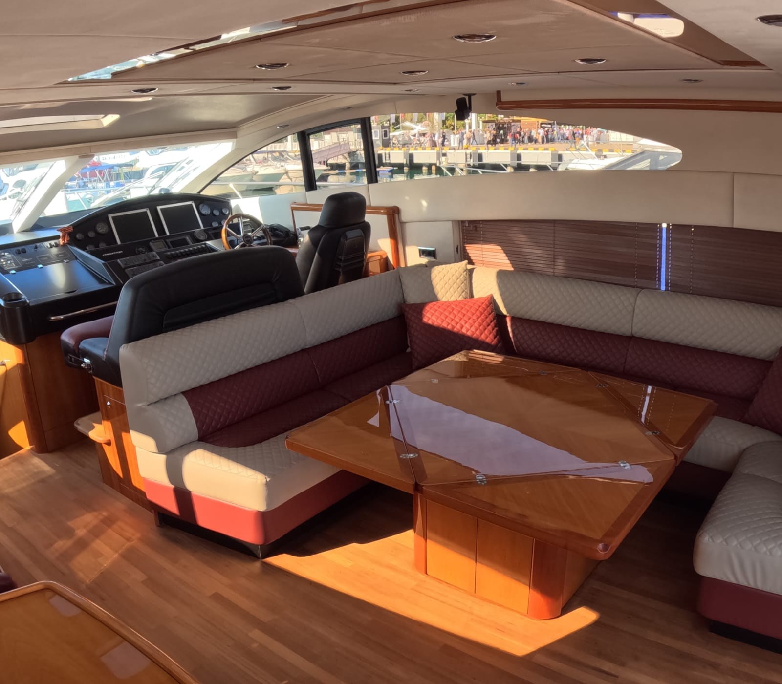 ПРЕМИУМ VIP ЯХТЫ В СОЧИ. Аренда Яхт в Сочи от Эконом до Премиум Класса