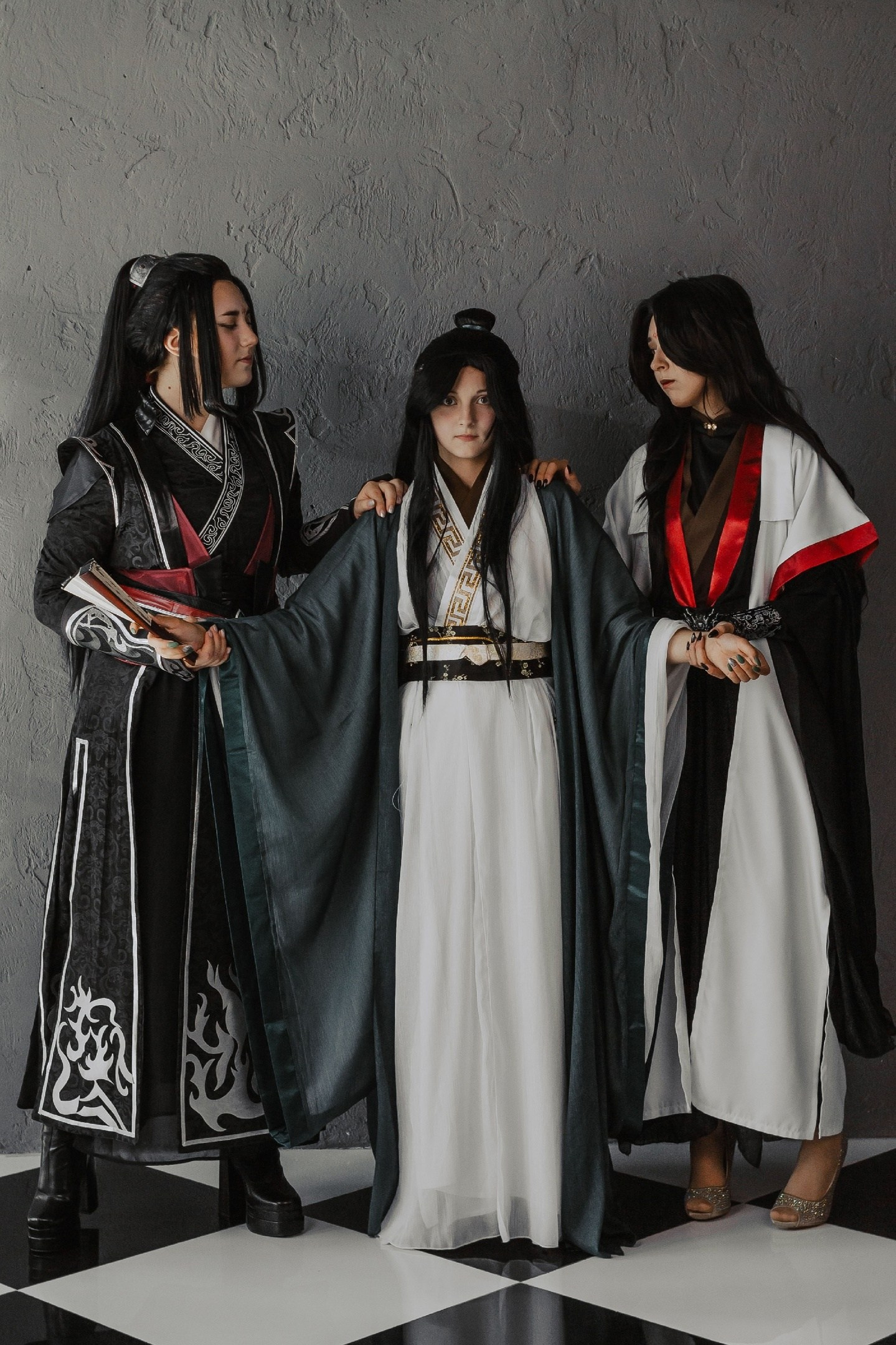 косплей по&nbsp;новелле «Система " Спаси себя сам»»