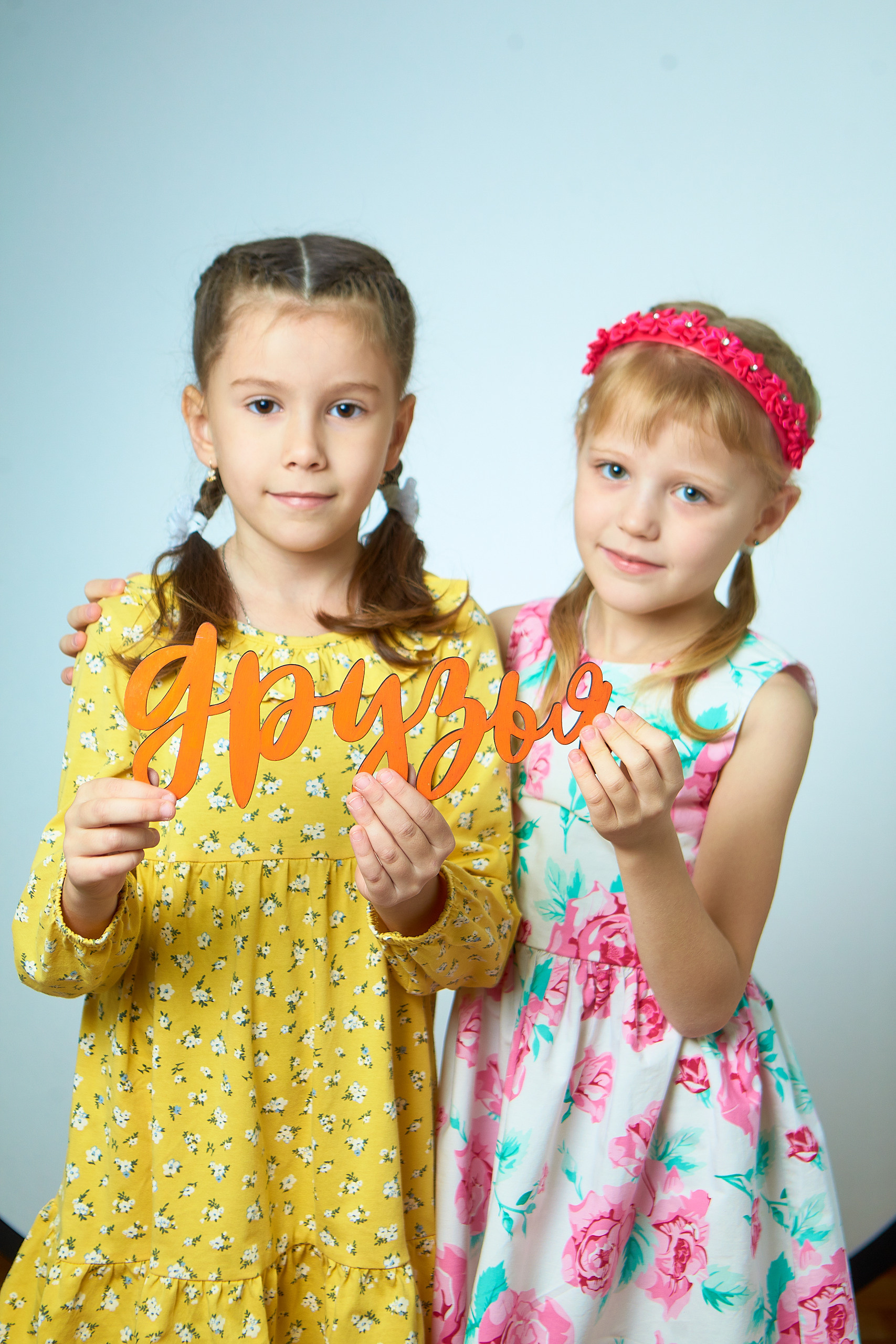 Отзывы о работе фотографа для школы и детского сада в Новосибирске. Выпускной альбом Новосибирск