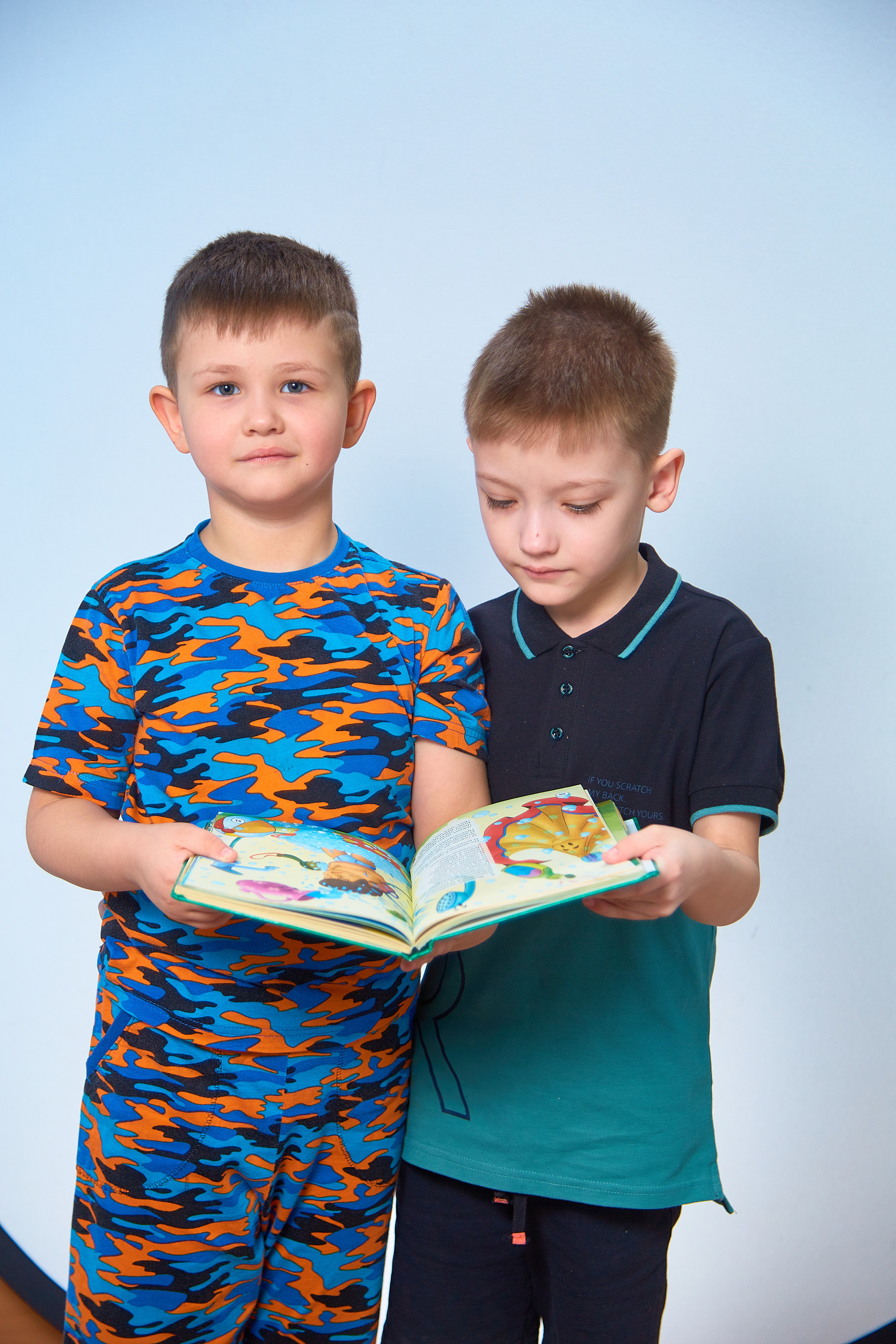 Отзывы о работе фотографа для школы и детского сада в Новосибирске. Выпускной альбом Новосибирск