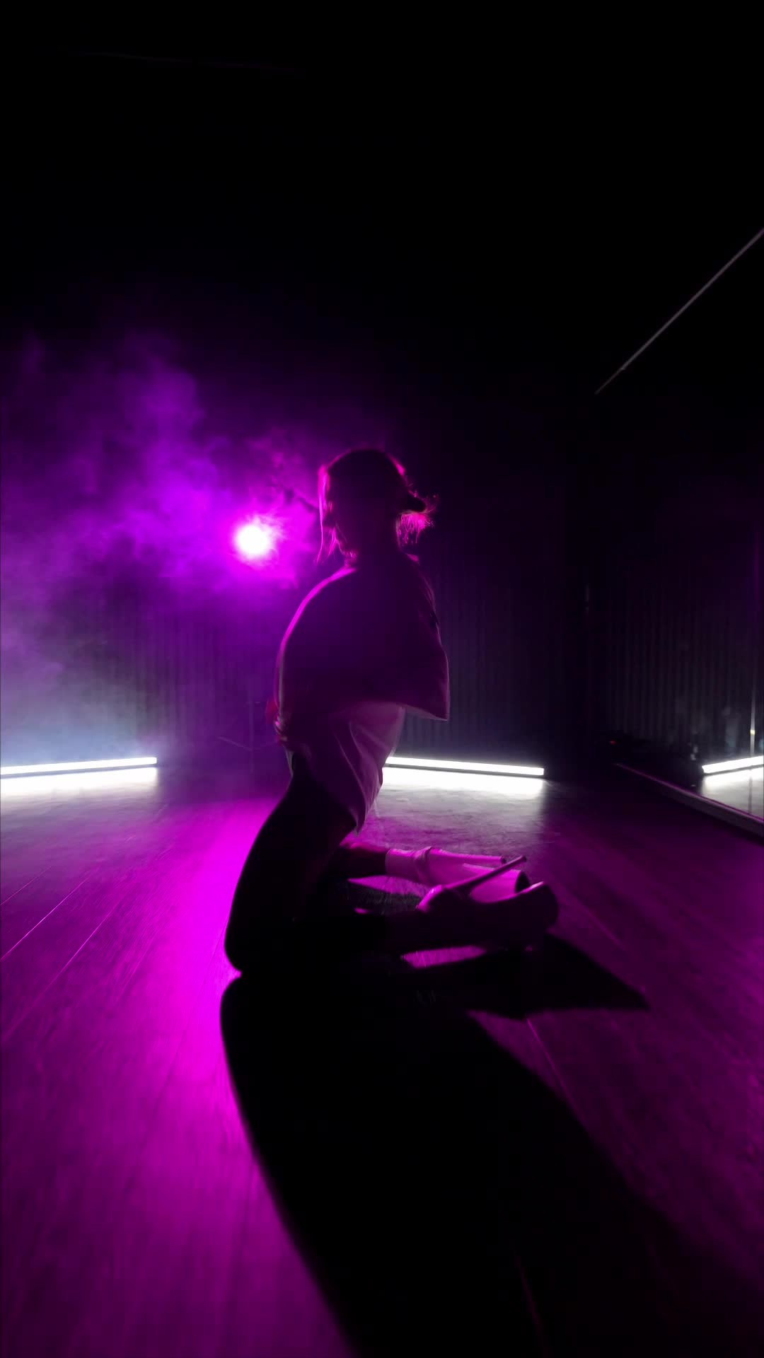 Red. Studio 4U — Для танца. Для фото. Для тебя