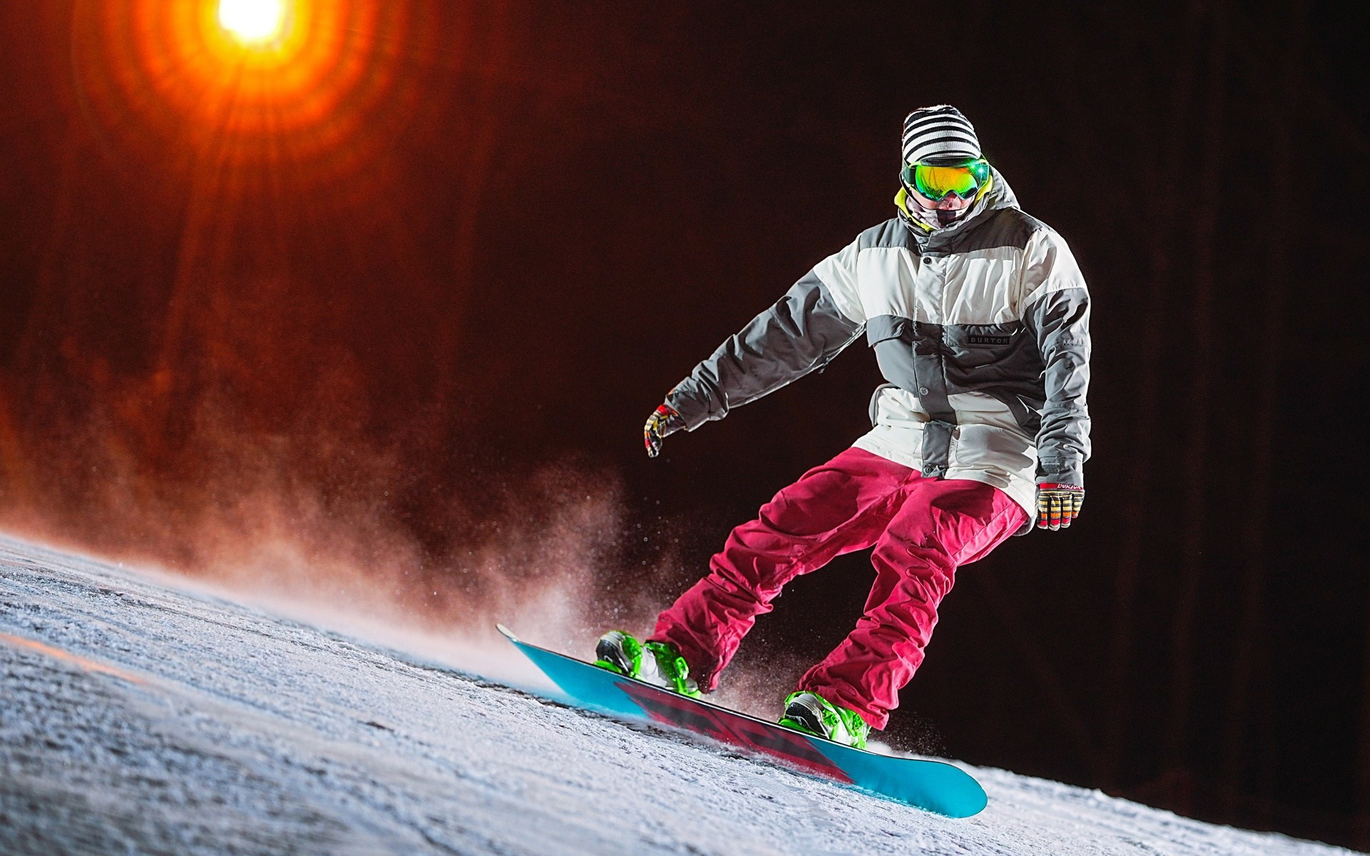 Вечерняя съёмка на склонах с использованием внешних вспышек. Фотограф Студитский Евгений