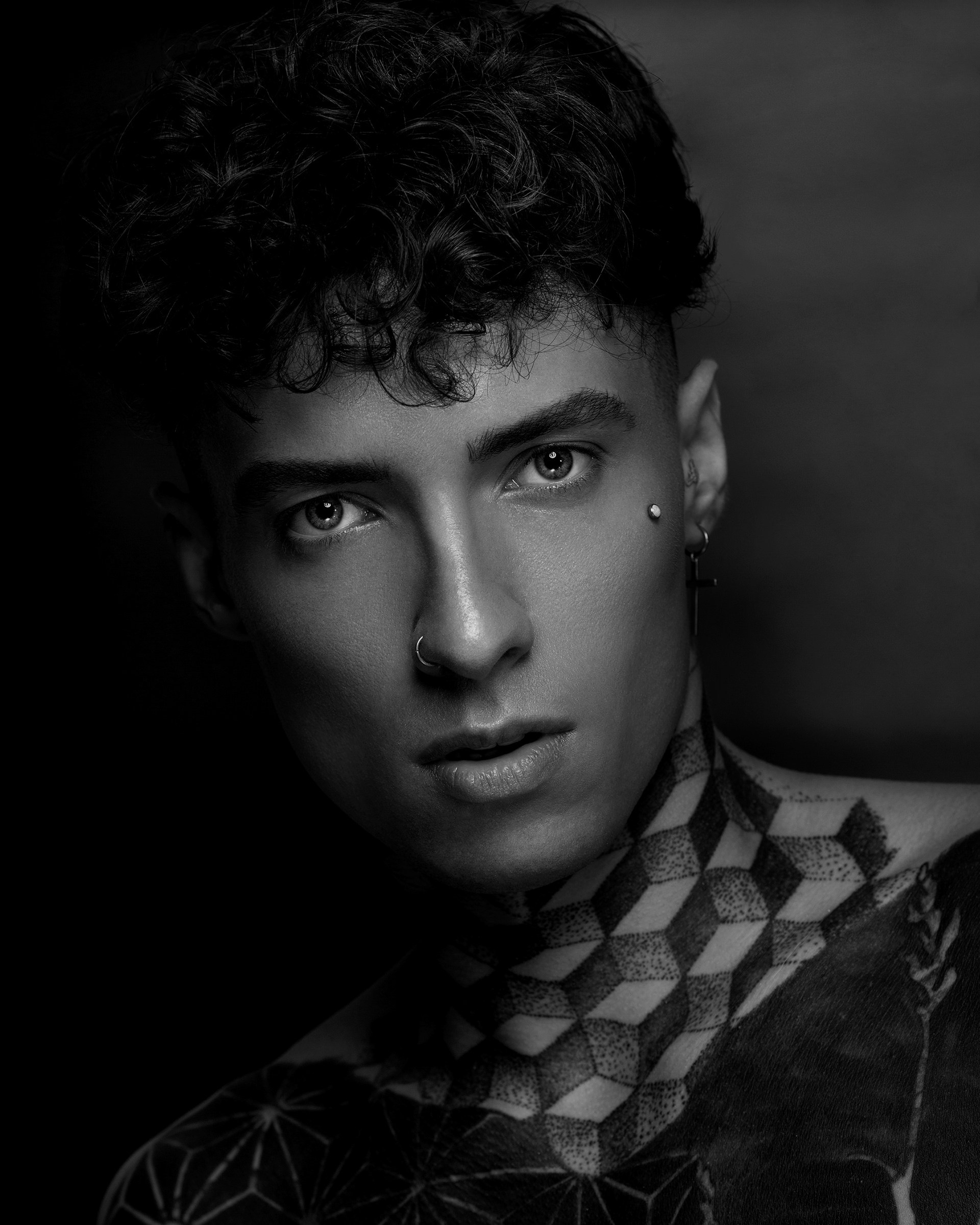 Фотограф в Краснодаре Нани Лоза. Студийная и выездная фотосъёмка