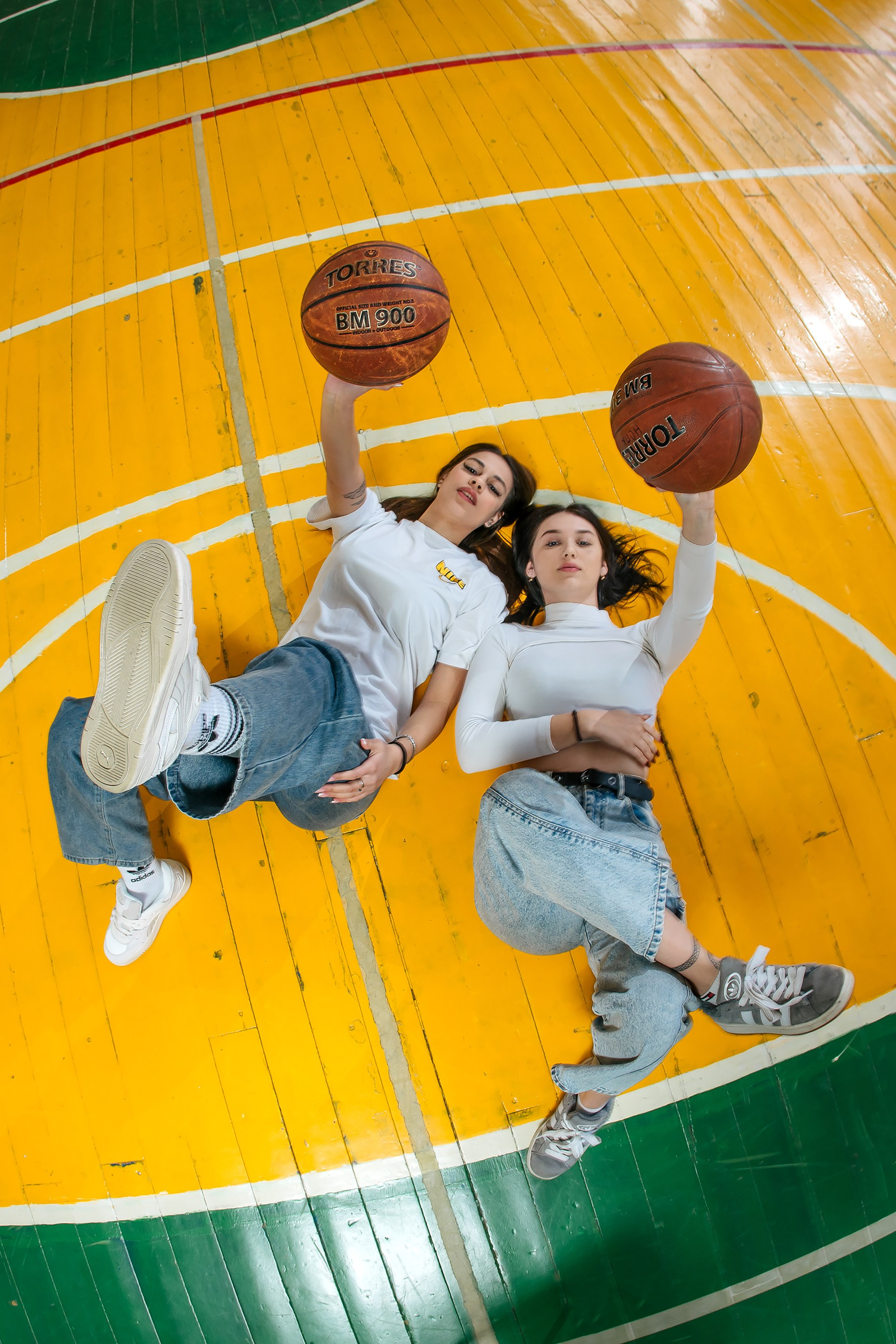 Выпускные альбомы, школьные фотосессии в городе Новороссийске