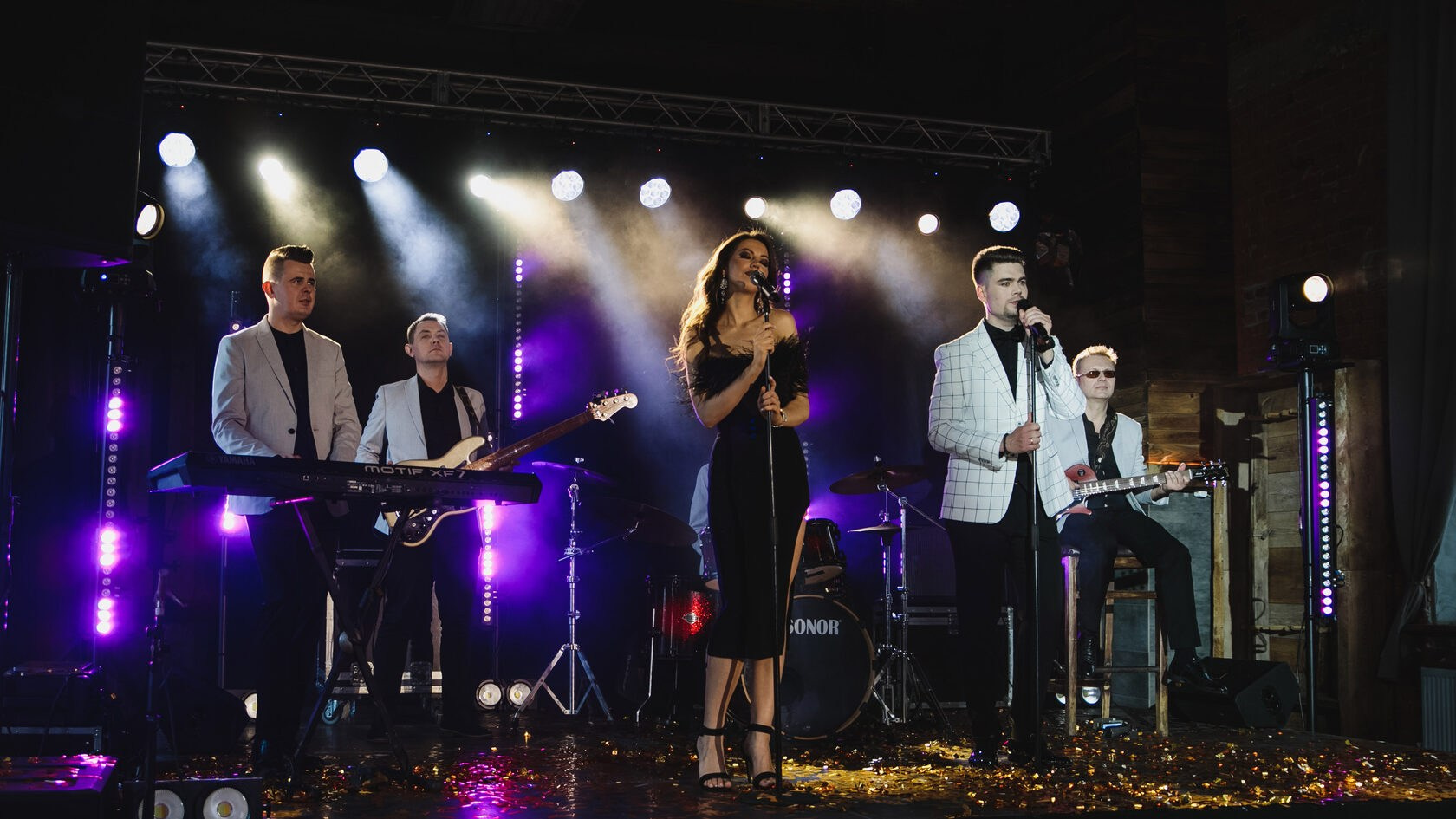 ИВЕНТОВЫЙ СВЕТ (EVENT LIGHT) НА СВАДЬБЕ. Фото и видеосъемка в Кызыле, аэросъемка Кызыл, фотограф, видеограф