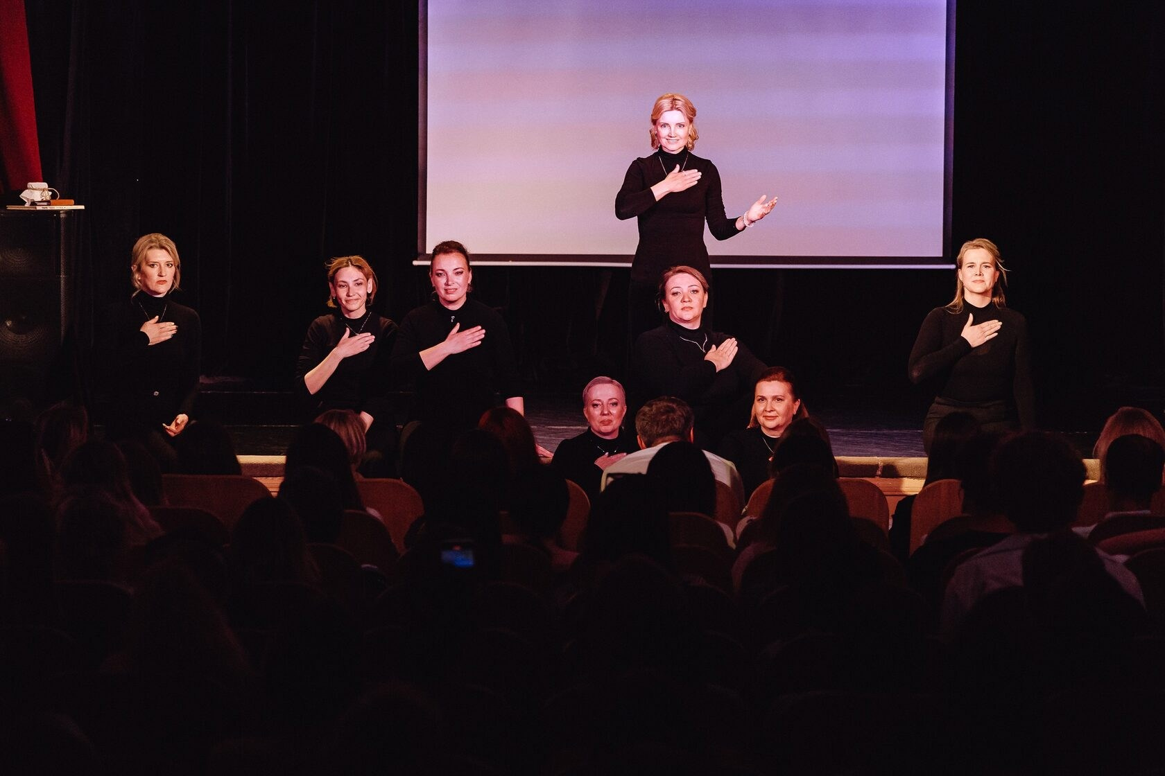 Люди. Деньги. Чувства. ЖиваЯ — театр Ксении Сосновских