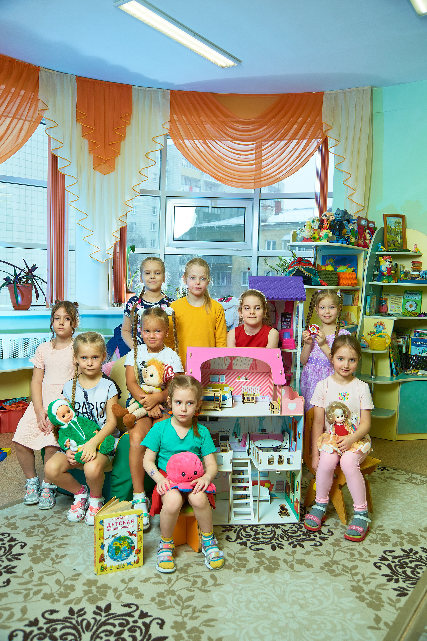 Отзывы о работе фотографа для школы и детского сада в Новосибирске. Выпускной альбом Новосибирск