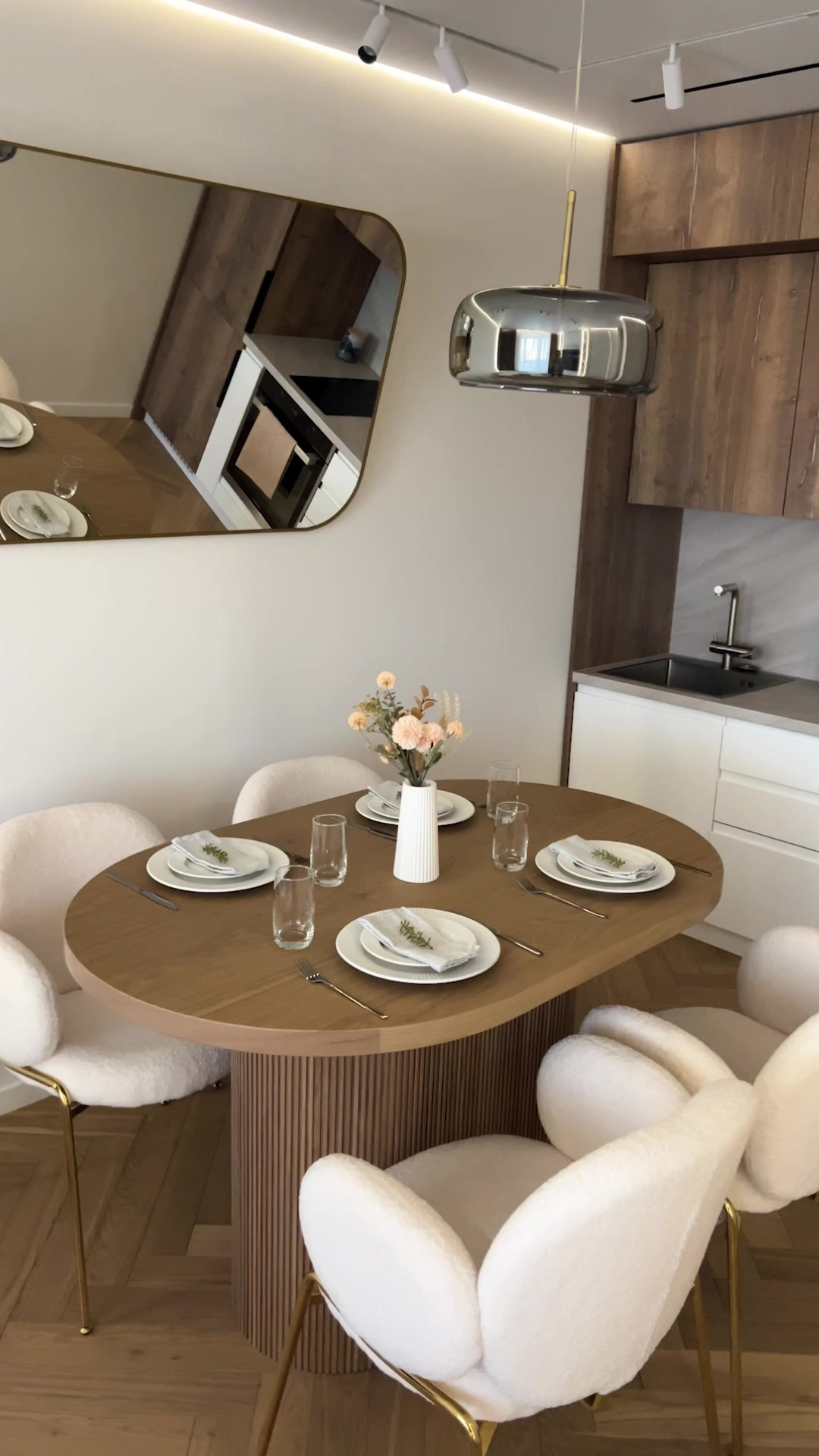 YouDesign. Портфолио. Дизайнер и рилсмейкер