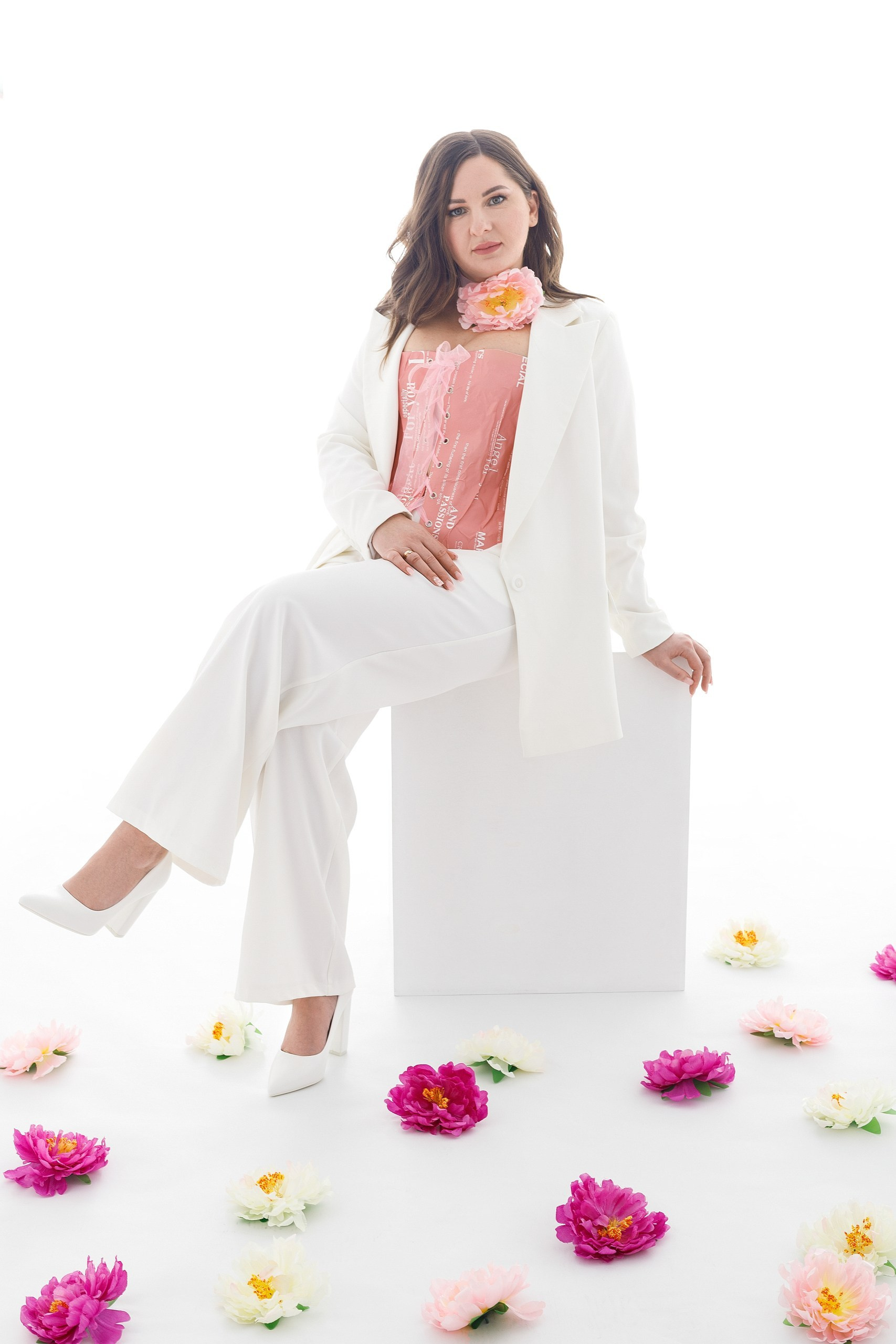 Белый костюм р46-50. Женский фотограф в Анапе Лыгина Ксения