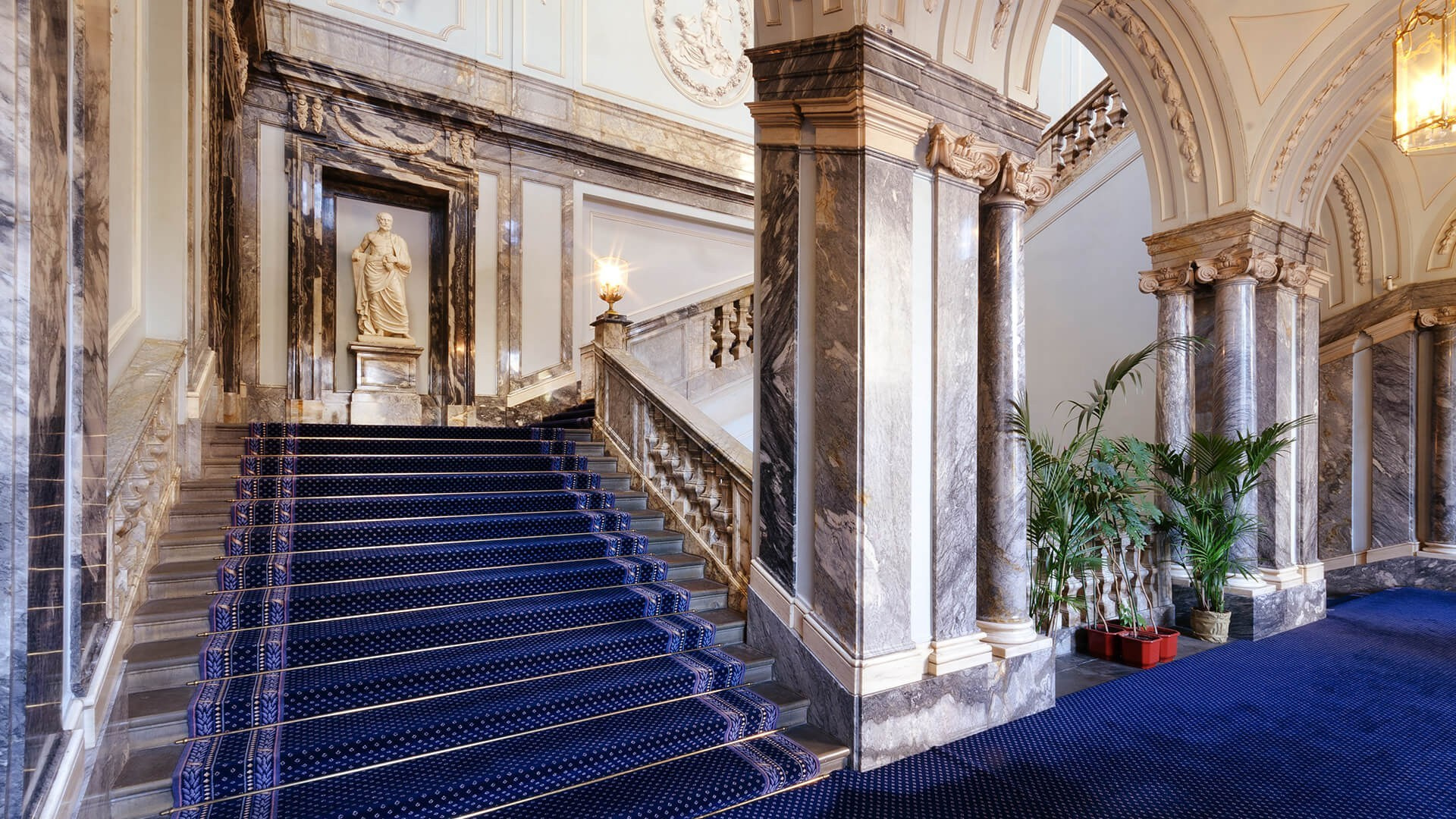 Места для фотосессии зимой в плохую погоду в Санкт-Петербурге. Свадебный фотограф Александр Невский в Санкт-Петербурге