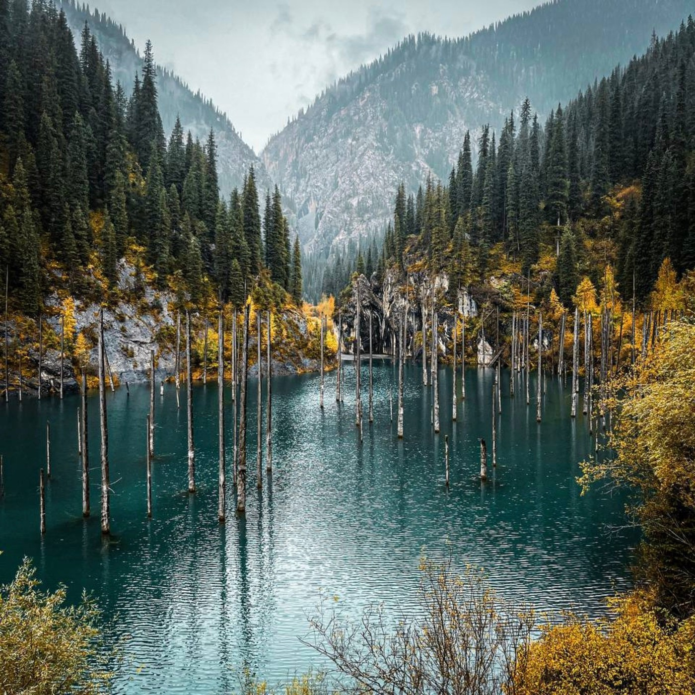 Экскурсия и тур на озеро Каинды, Чарынский каньон и Черный каньон из Алматы