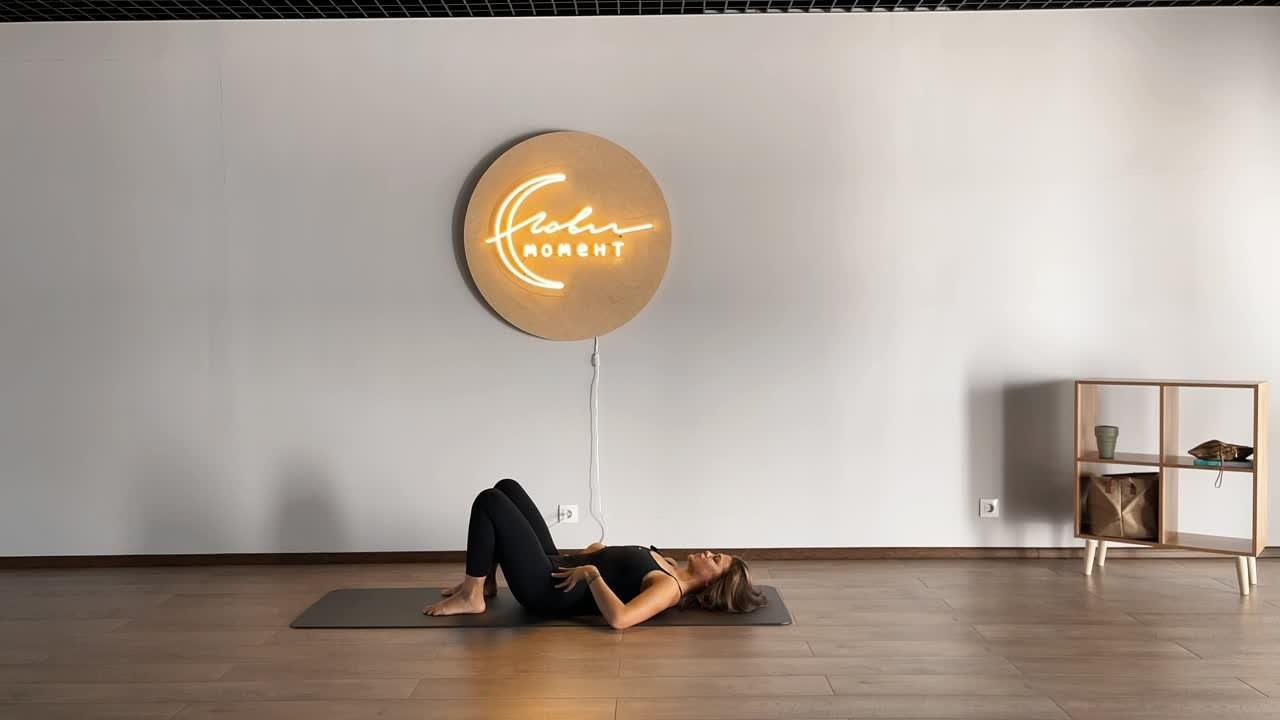 Попробуй пилатес!. Студия пилатеса Лови момент