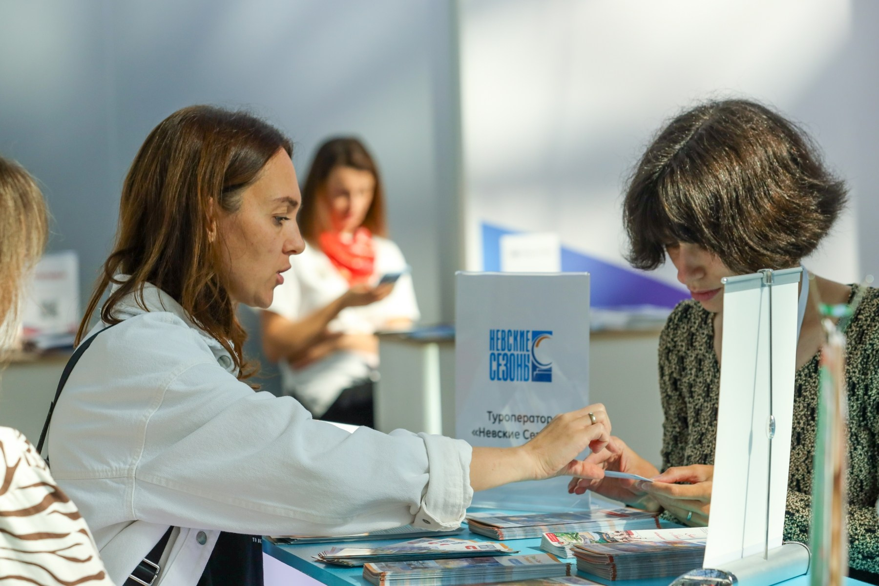 Съёмка стенда на выставке. Фотограф на мероприятие в Москве Марик