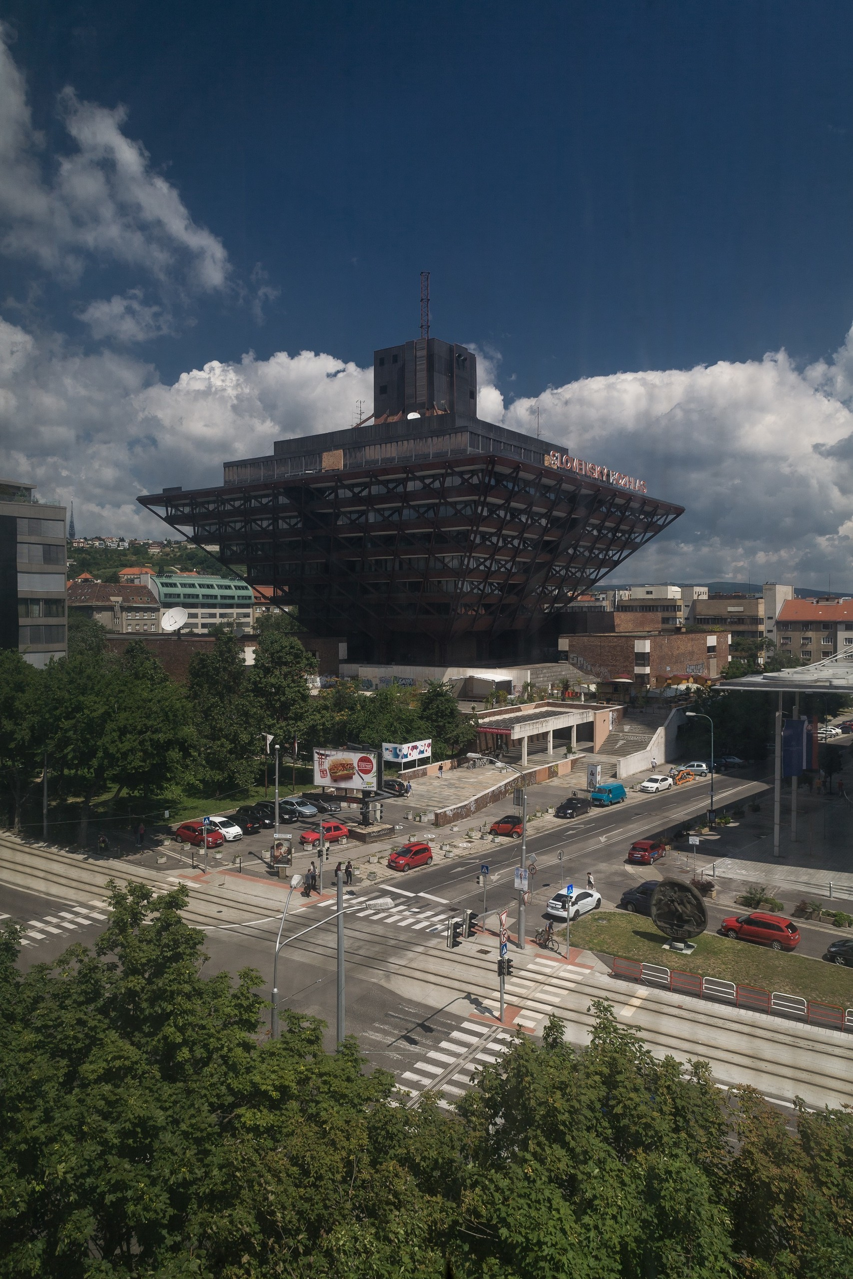Capitals on the Danube. Künstler Verstecktoff