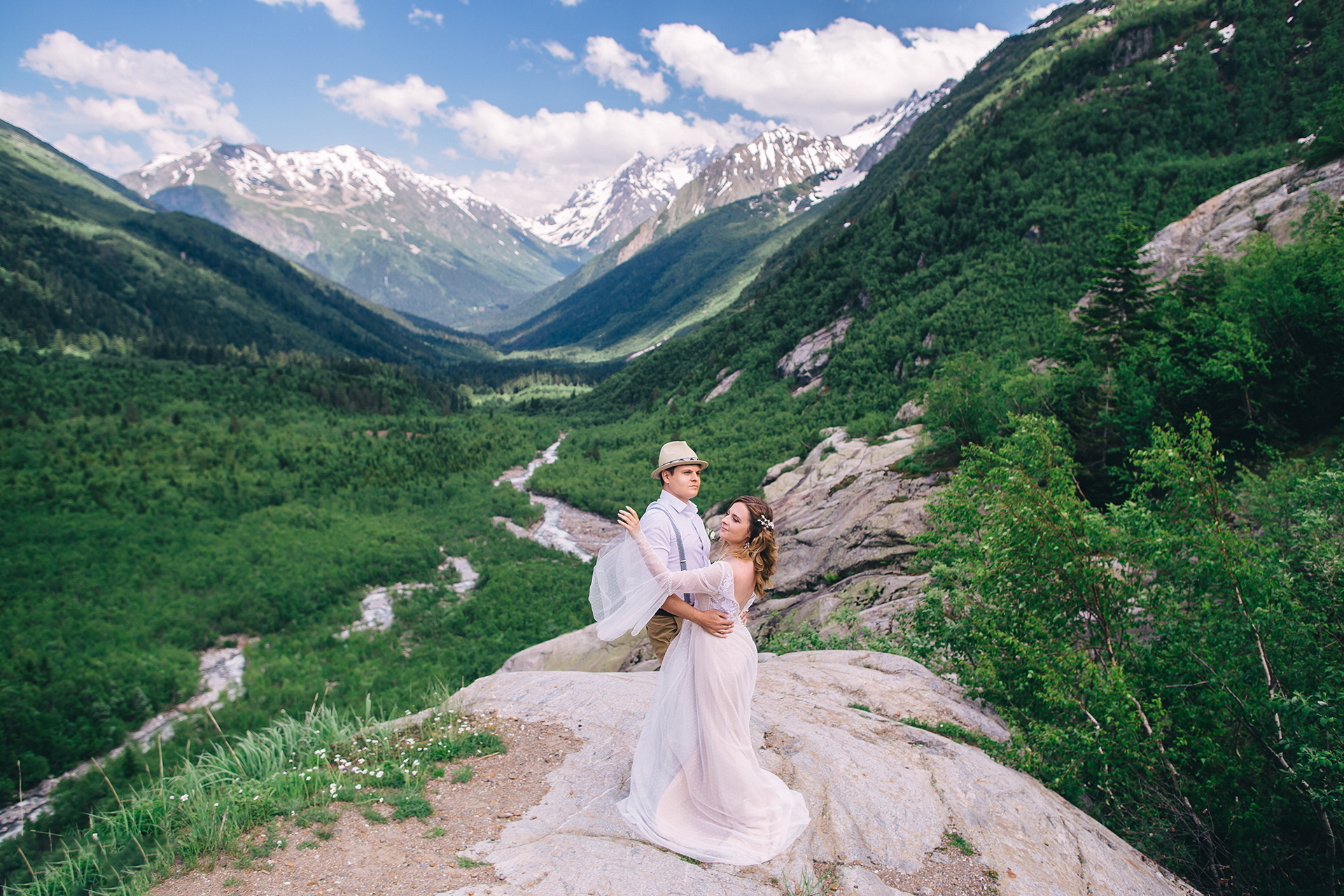 Алина и Сергей. Домбай. Свадебный фотограф и видеограф Когай Дмитрий и Юлия