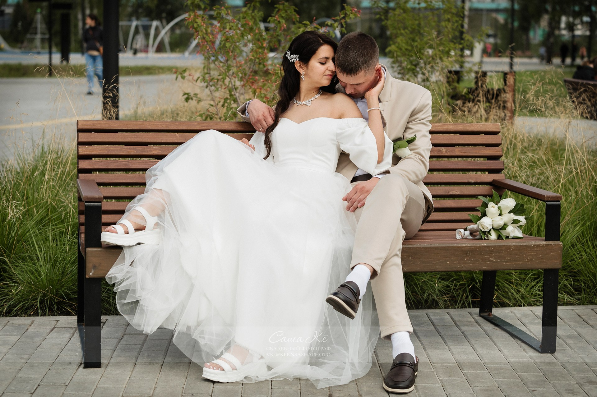 Свадебная фотосессия O&A в Парк-Арена у нового ледового дворца. Свадебный, семейный и event фотограф в Новосибирске и Новосибирской области Саша Кё