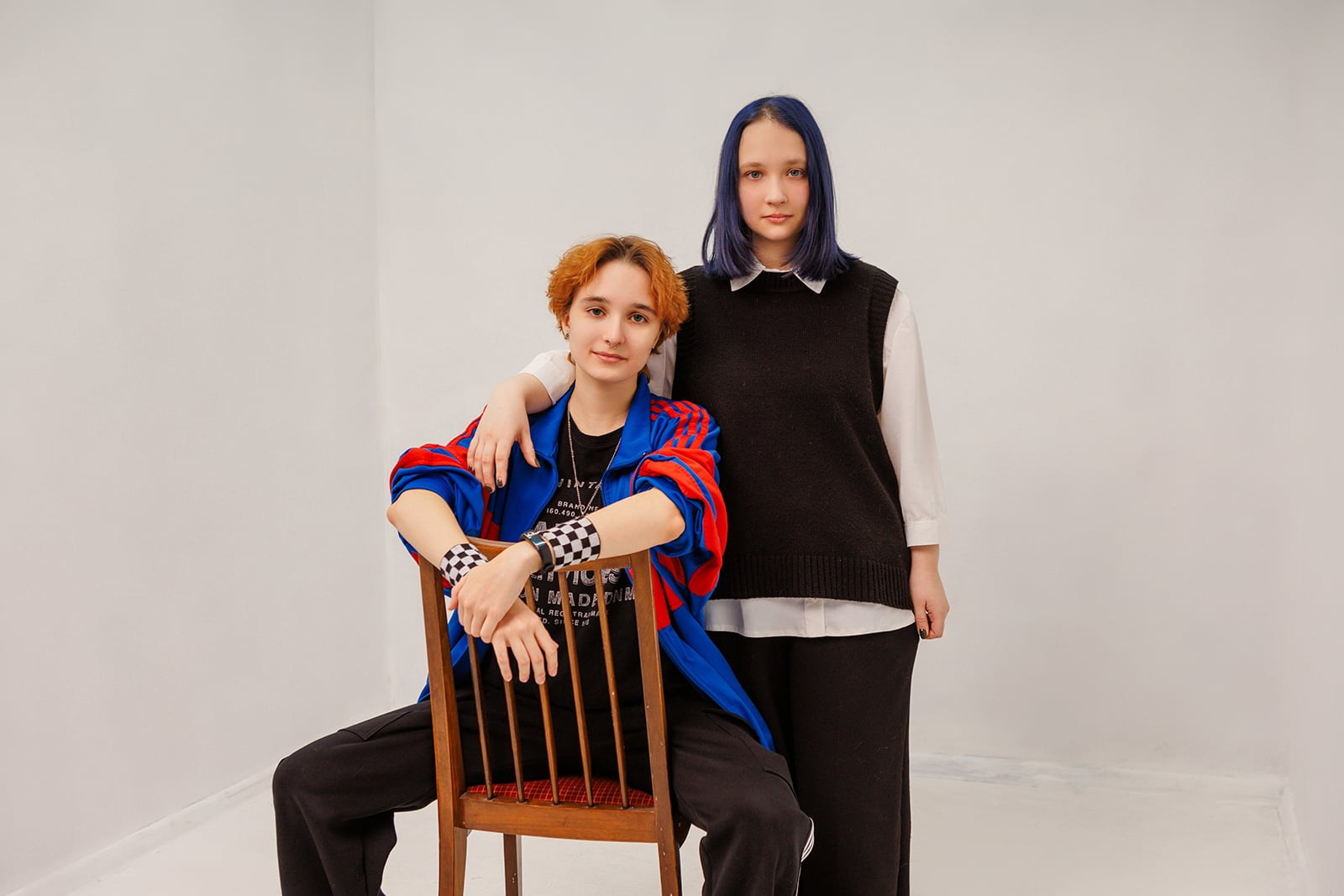 Осенняя фотосессия для выпускного альбома 11а класса 8 гимназии. СИГМА | Студия выпускных альбомов Красноярск