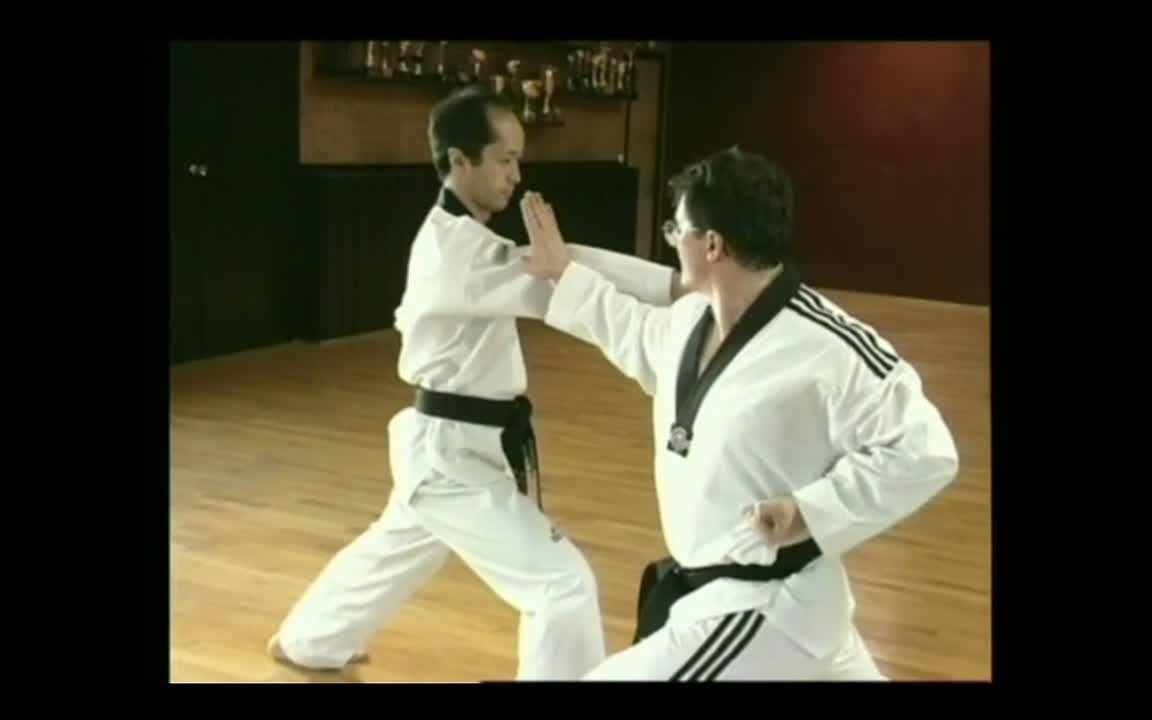 Одношаговый спарринг тхэквондо. Тхэквондо для детей и взрослых в Омске