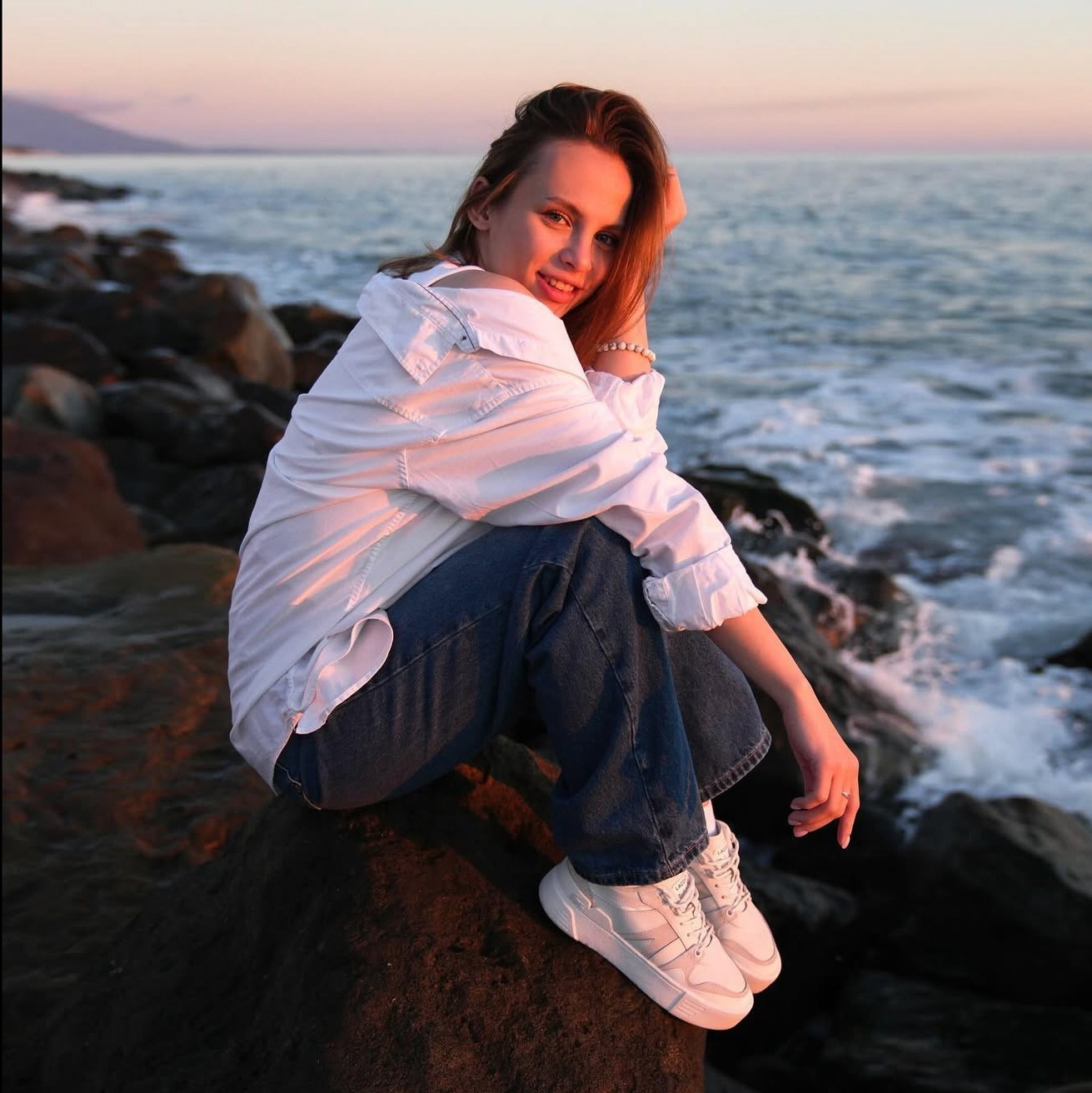 Авторские путешествия на красном кабриолете Lexus. Сочи, Адлер, Сириус, Красная Поляна, озеро Рица. Личный водитель и фотограф. Свадебный фотограф в Сочи и Адлере — Фотосессии на море и в горах | Виктор Рогулев