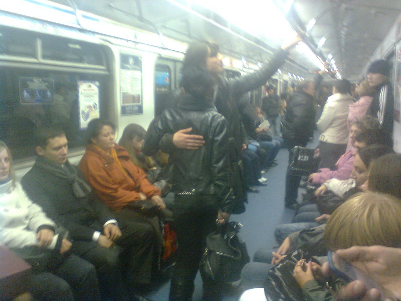 Питерское метро. Художник. Фотограф