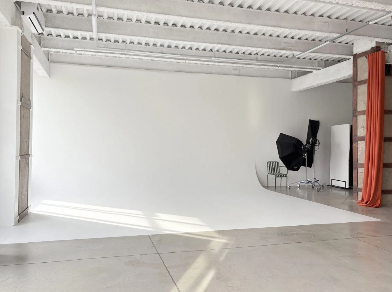 Студии для деловой фотосессии в Москве. Фотосессии в Москве. Фотограф Анна Михайлова