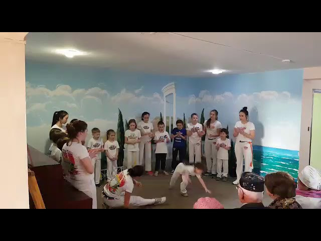 Показательное выступление ветеранам. Капоэйра в Казани ABADÁ-Capoeira
