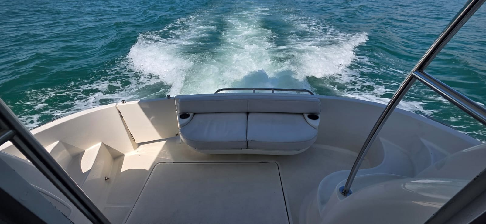 Яхта Кисс Аренда Яхты в Сочи Яхтанаморе YACHTNAMORE YACHTANAMORE