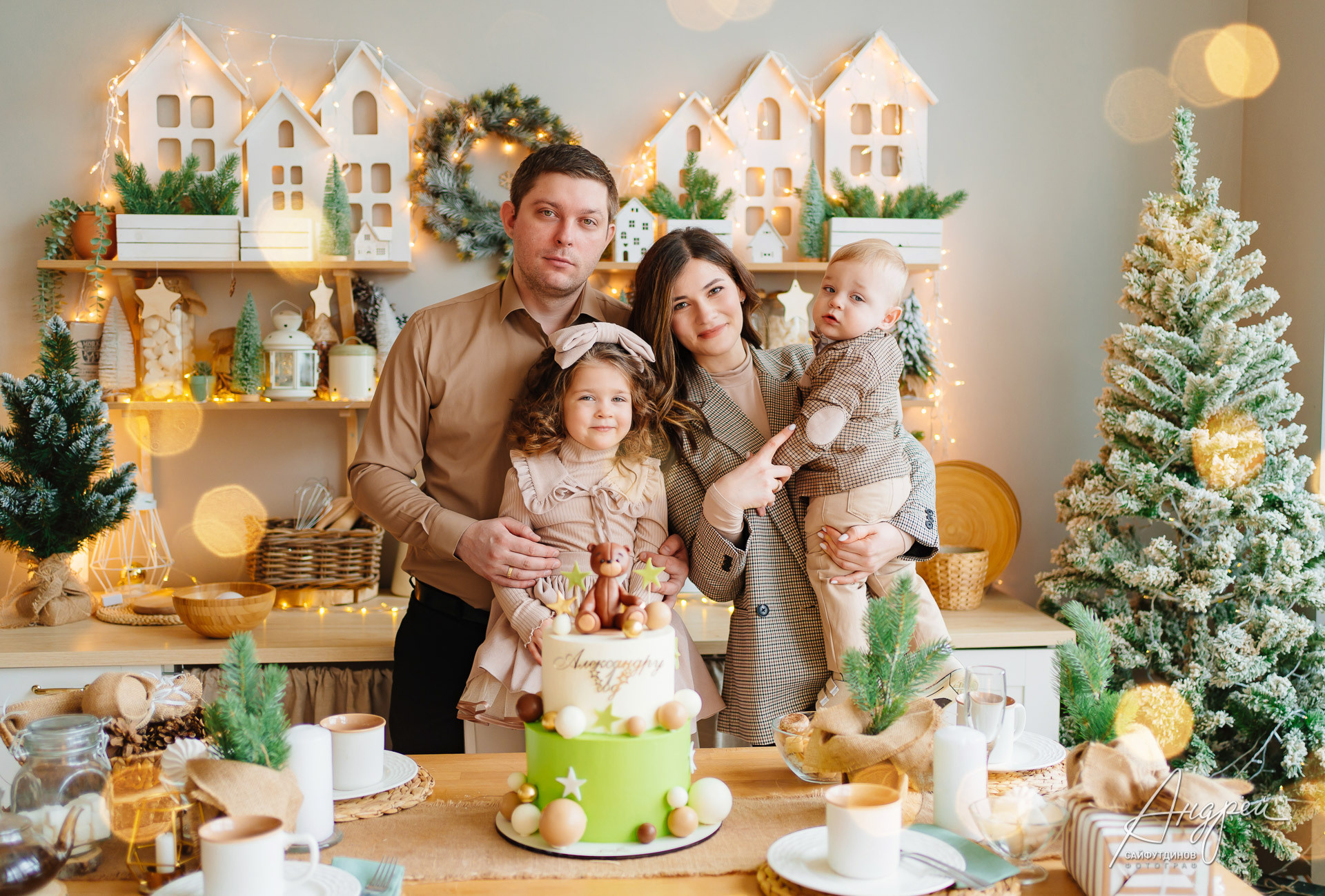 Новогодняя фотосессия и годик малышу. Фотограф: Андрей Сайфутдинов. Свадебный и семейный фотограф в Ростове-на-Дону. Андрей Сайфутдинов