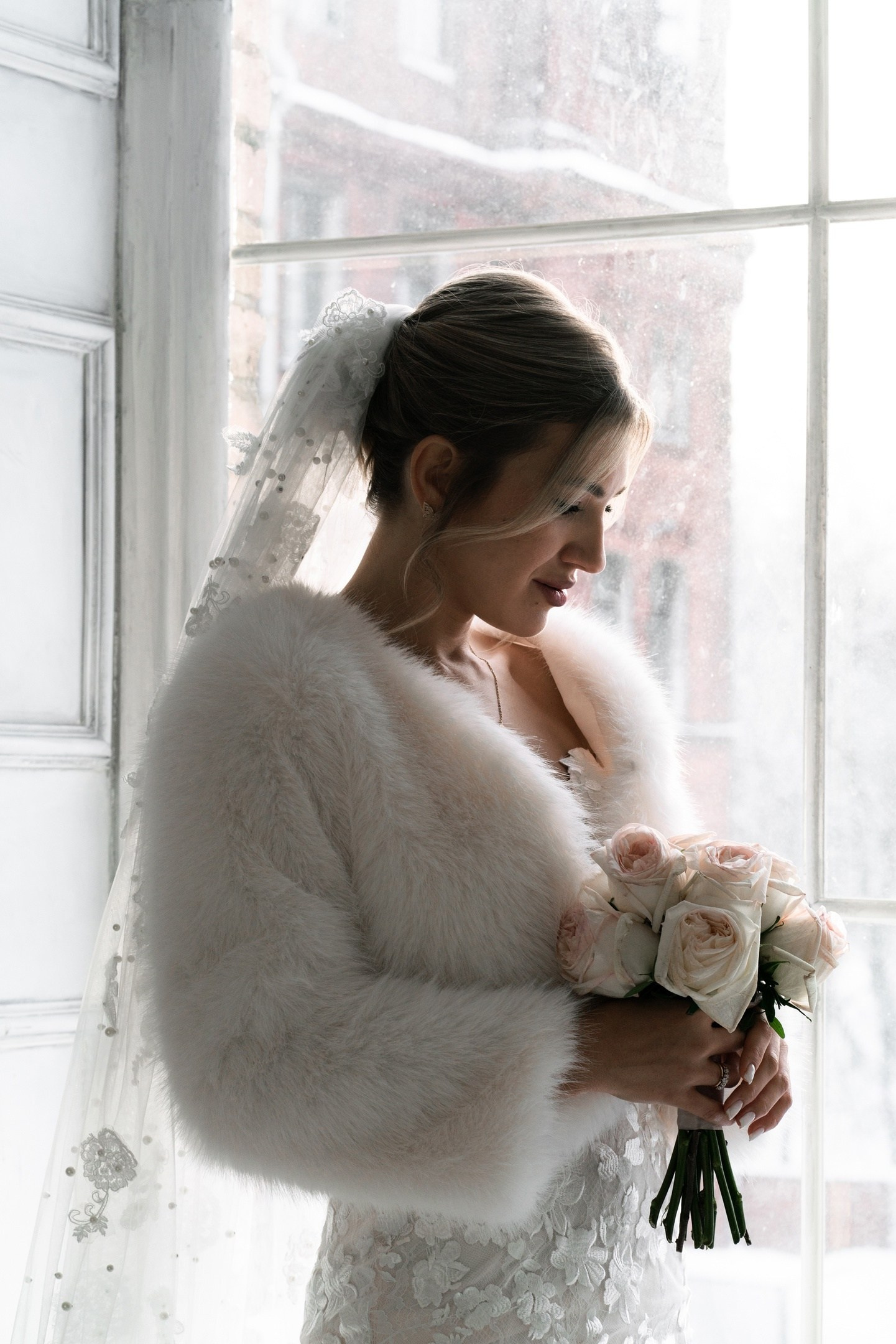 Места для фотосессии зимой в плохую погоду в Санкт-Петербурге. Свадебный фотограф Александр Невский в Санкт-Петербурге