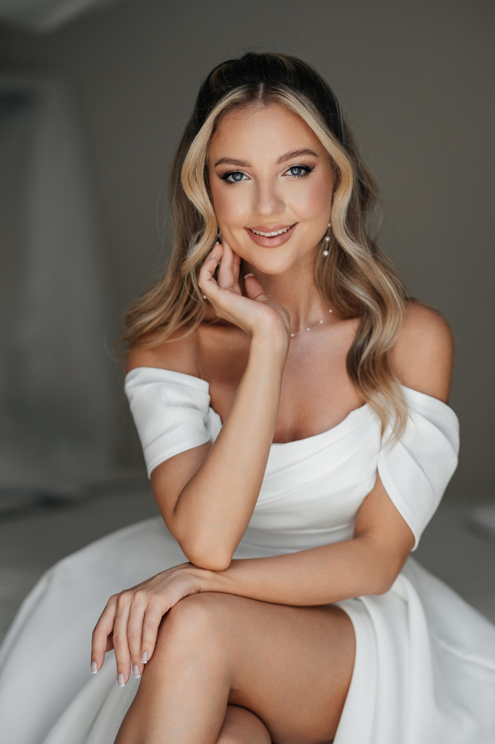 Свадебный визажист и стилист по прическам в Москве