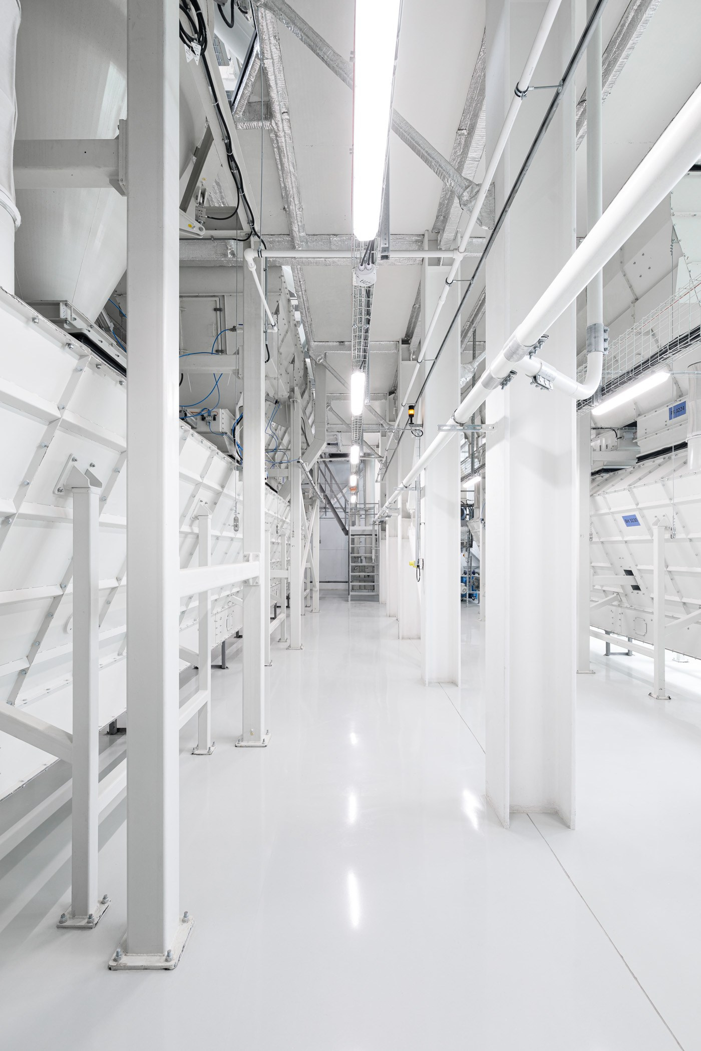 Олег Лозовой | Коммерческий и рекламный фотограф в Москве