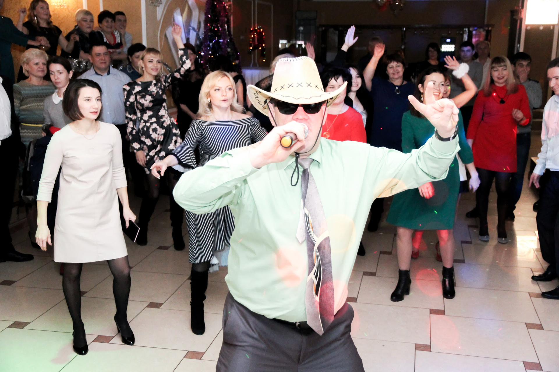 Портфолио. Саксофонист и поющий Ведущий Рустем Алюков в Уфе