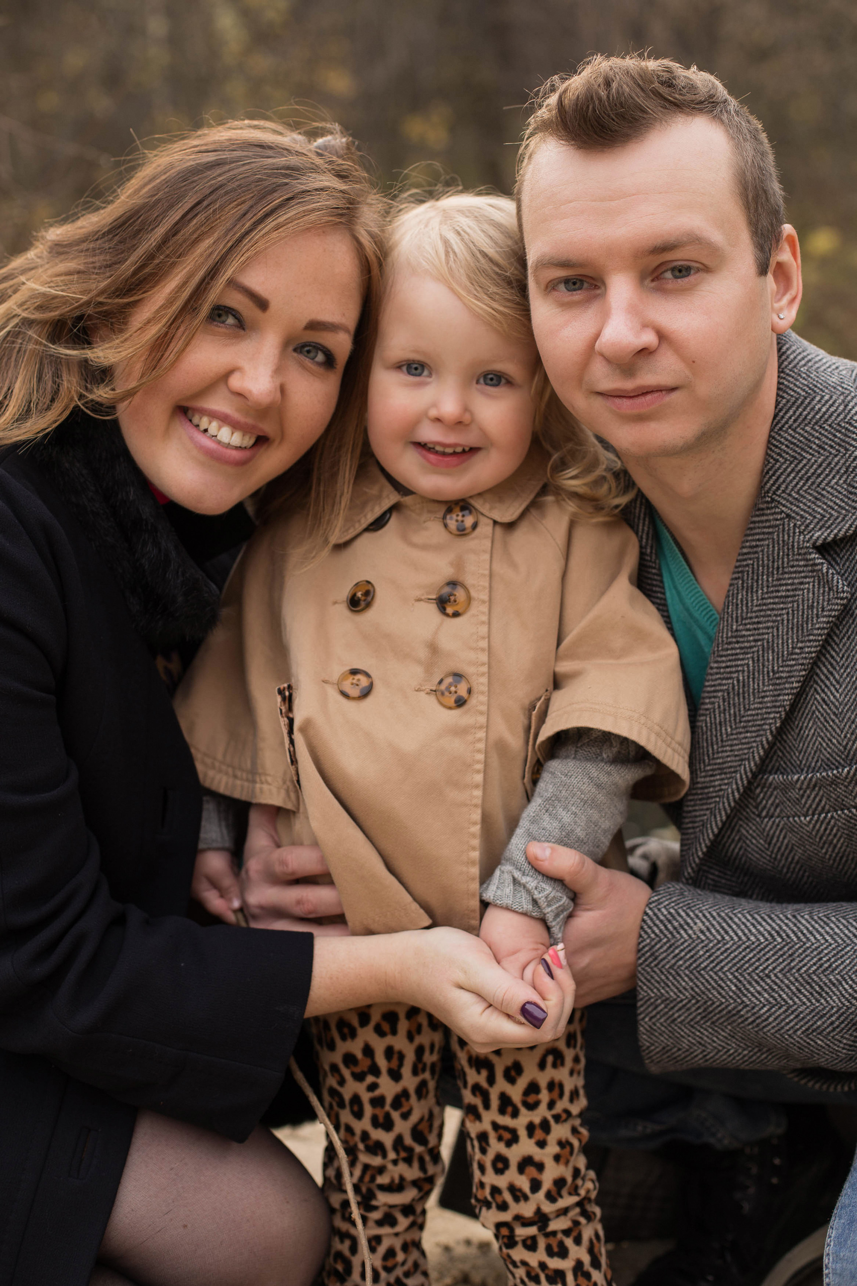 Адель, мама и папа — осенняя фотопрогулка в лесопарке