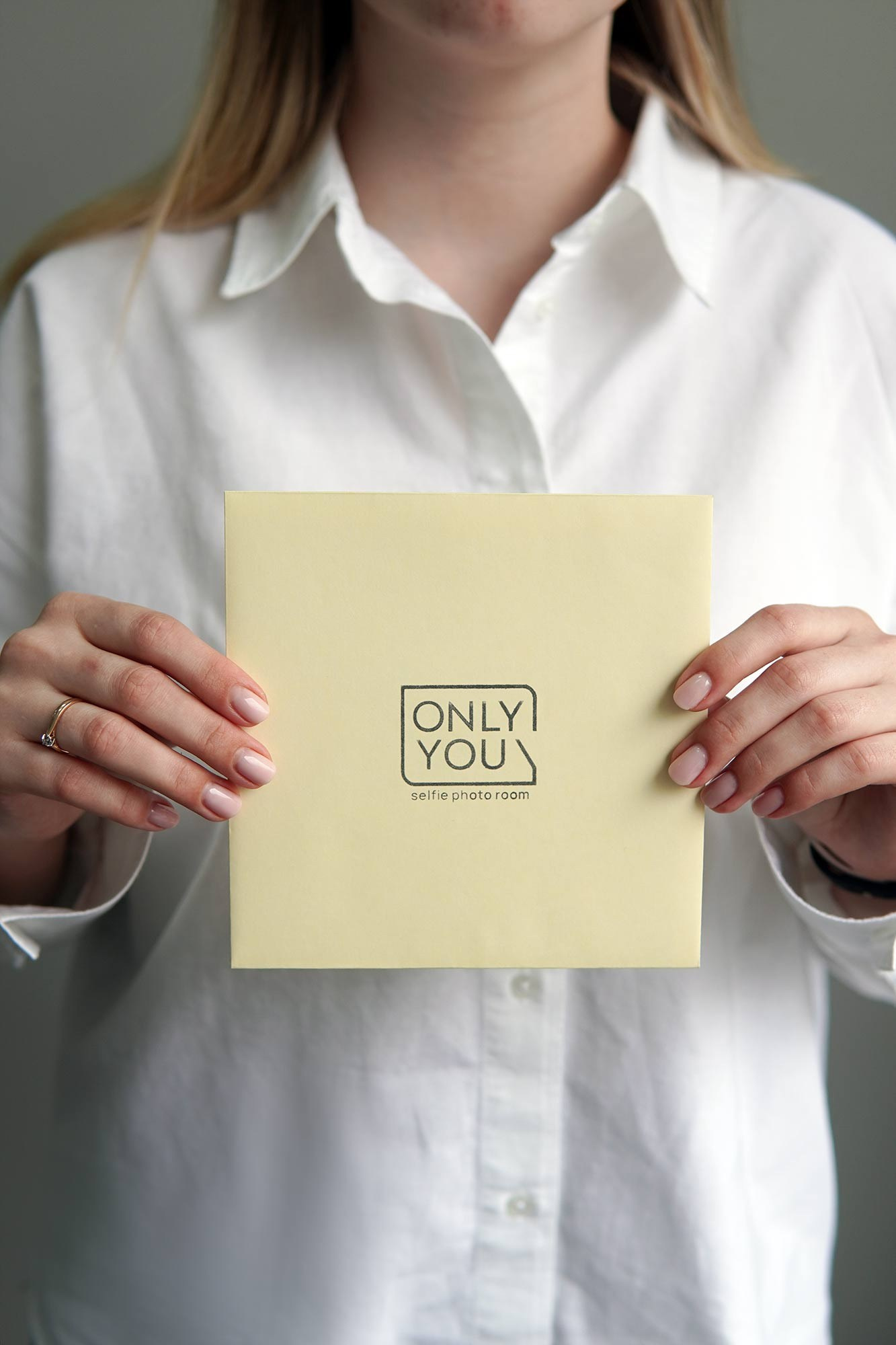 Бумажный. Студия автопортрета в Кирове. Студия с зеркалом без фотографа