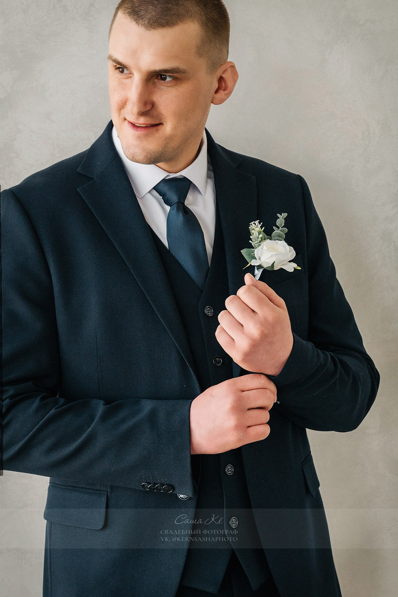 Фотосессия в ботаническом саду Новосибирска: природа как идеальный фон для свадебных кадров.