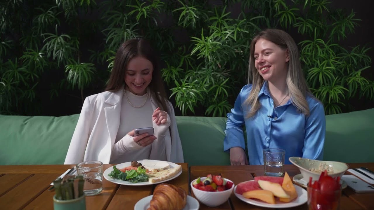 Видеосъёмка интервью курсов говорящая голова в СПБ Москве