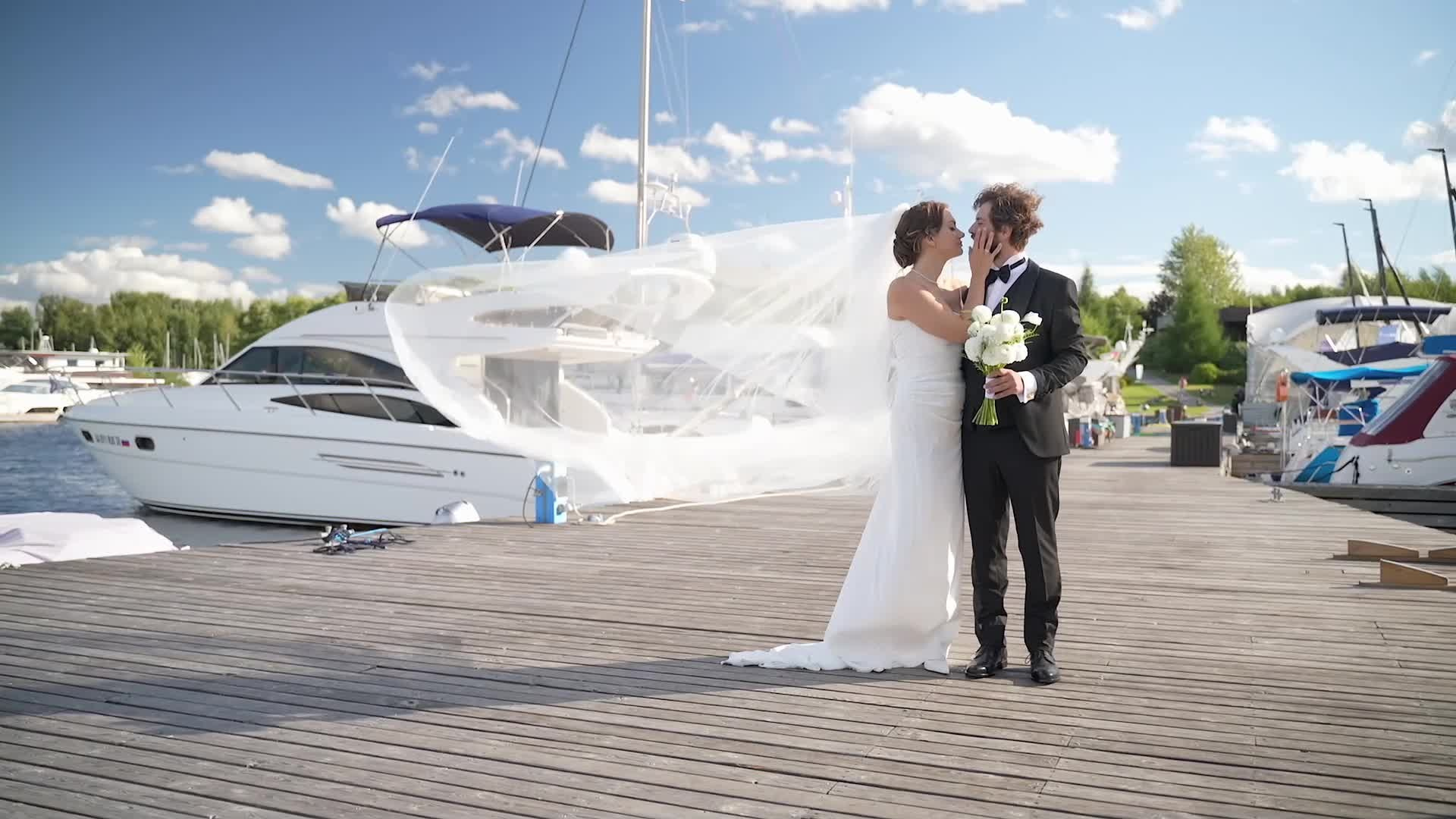 Свадебный видеограф в Москве — видеосъёмка свадьбы | Цены и примеры. Фото и видео производство для клиентов под различные задачи