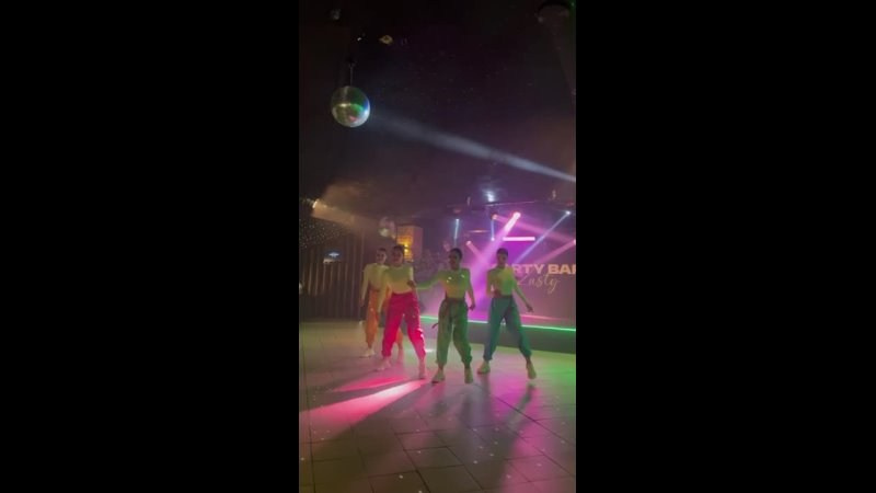 Открытие нового сезона в баре «Кусты». Танцевальная шоу-группа «GRANAT»