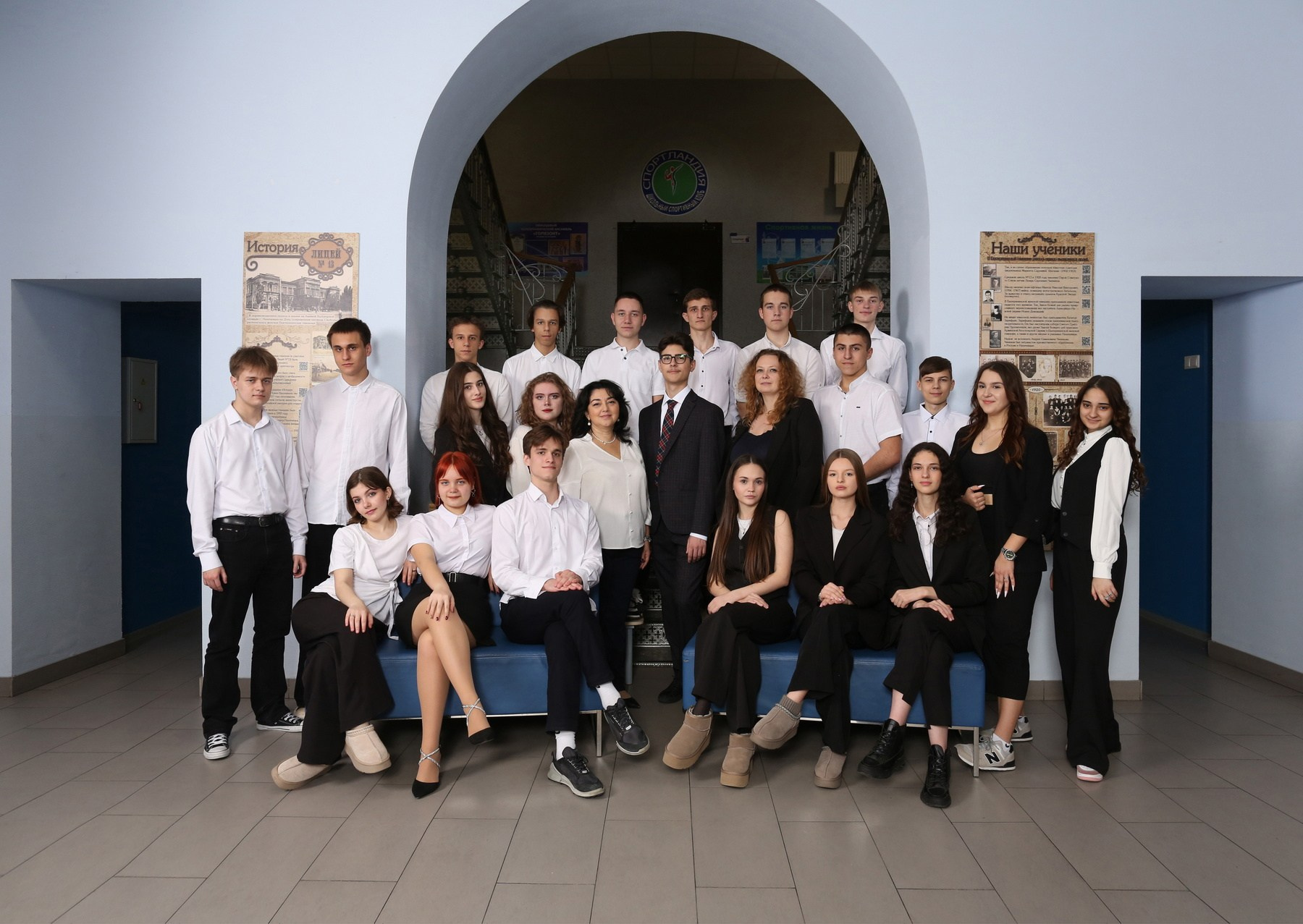 Альбомы для старших классов. Фотосъемка и изготовление выпускных альбомов в Ростове-на-Дону