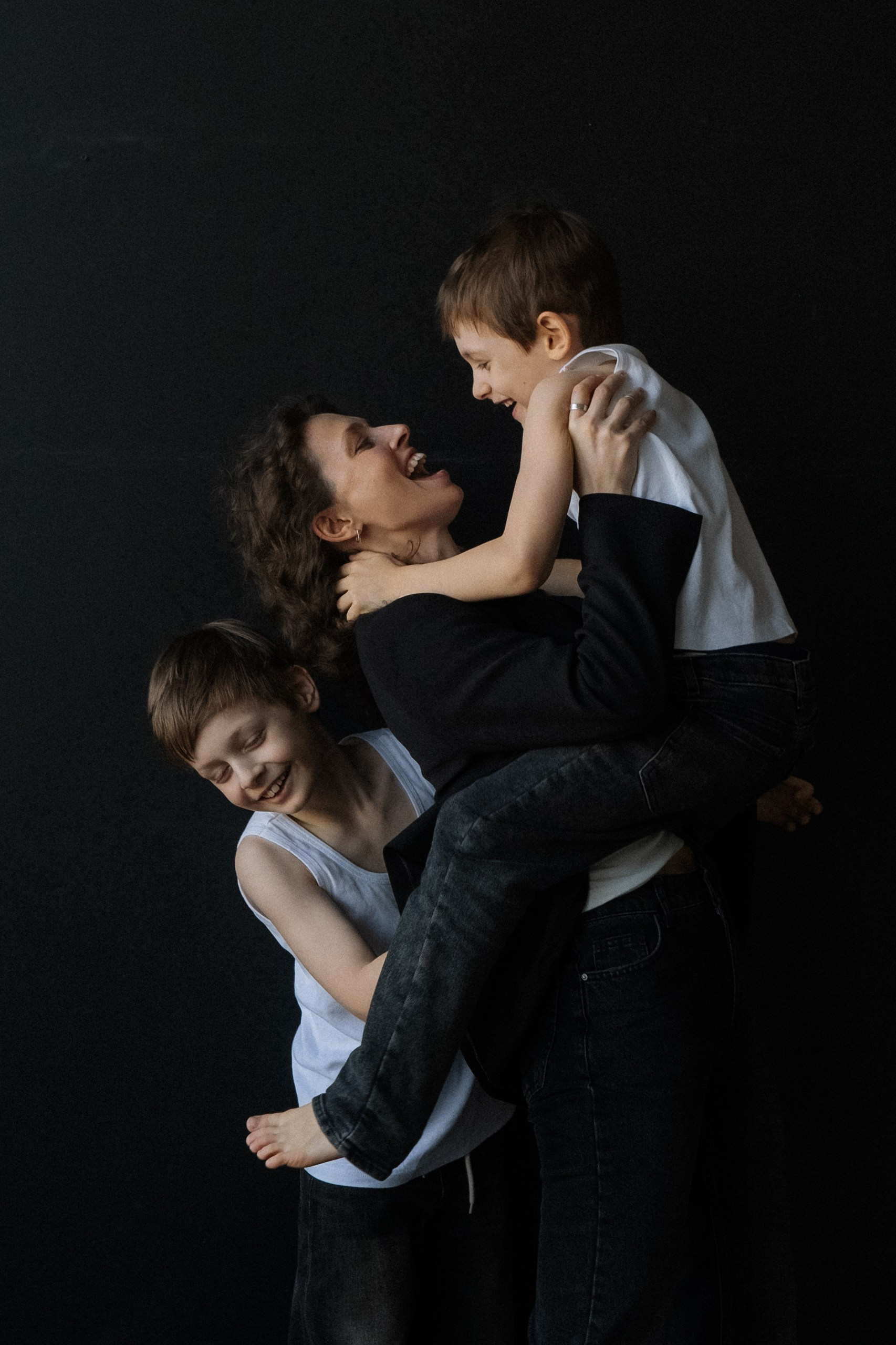 Мама с двумя сыновьями