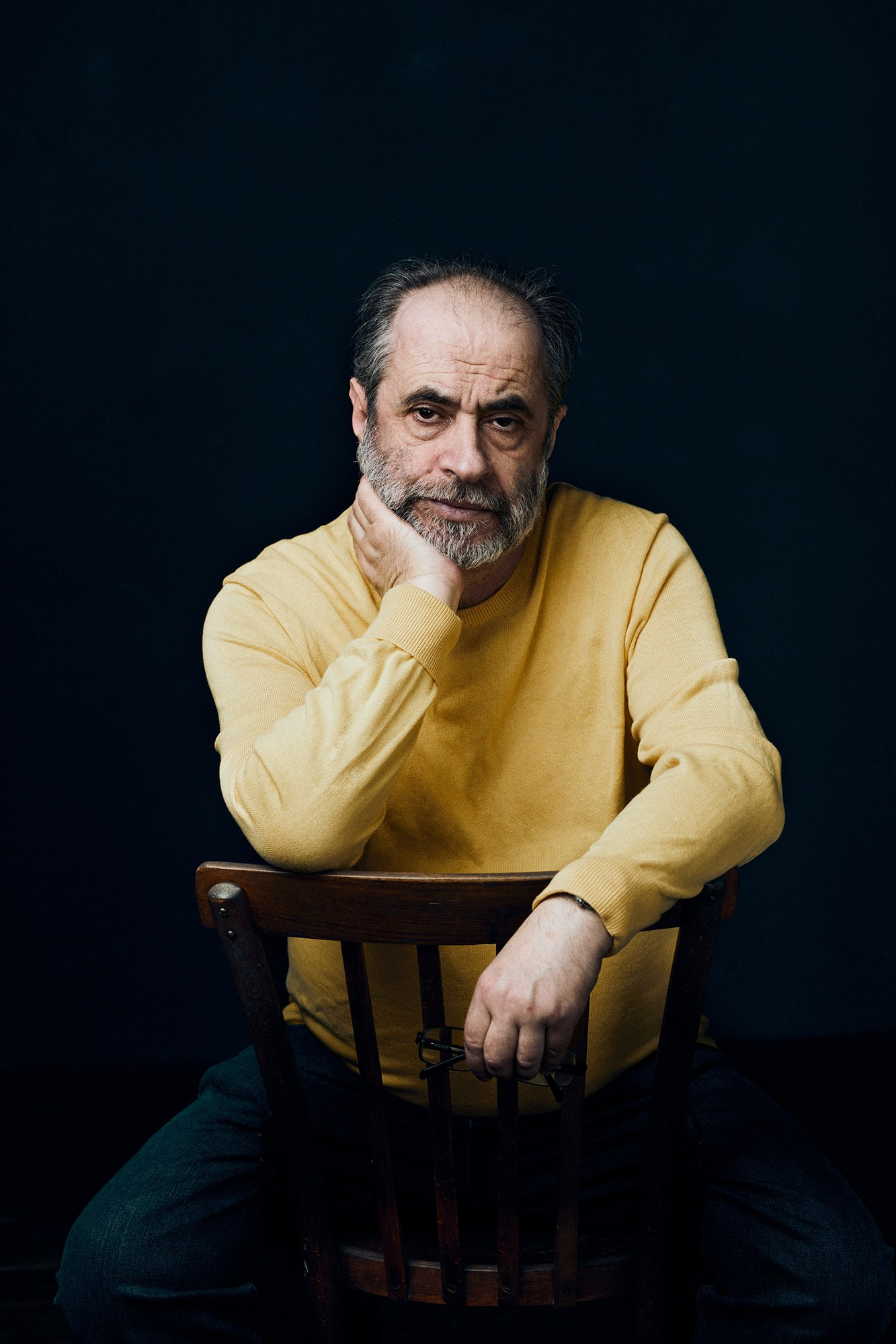 Мужские фотосессии в студии и на улице: художественные, для соцсетей, аватаров, сайтов знакомств. Фотограф Полина Завельская